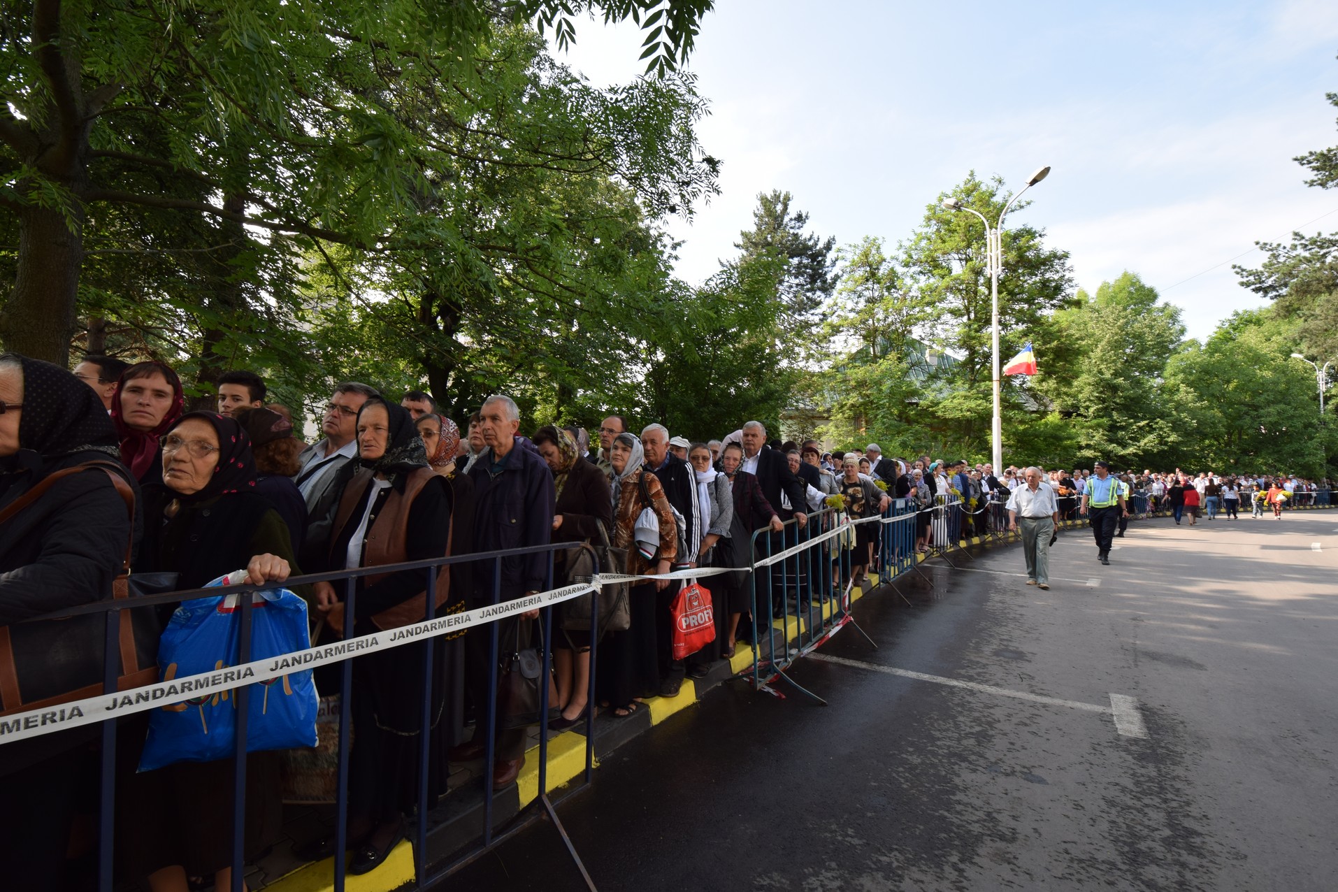 20.000 de pelerini s-au întâlnit cu Sfântul Ioan cel Nou la Suceava (GALERIE FOTO)