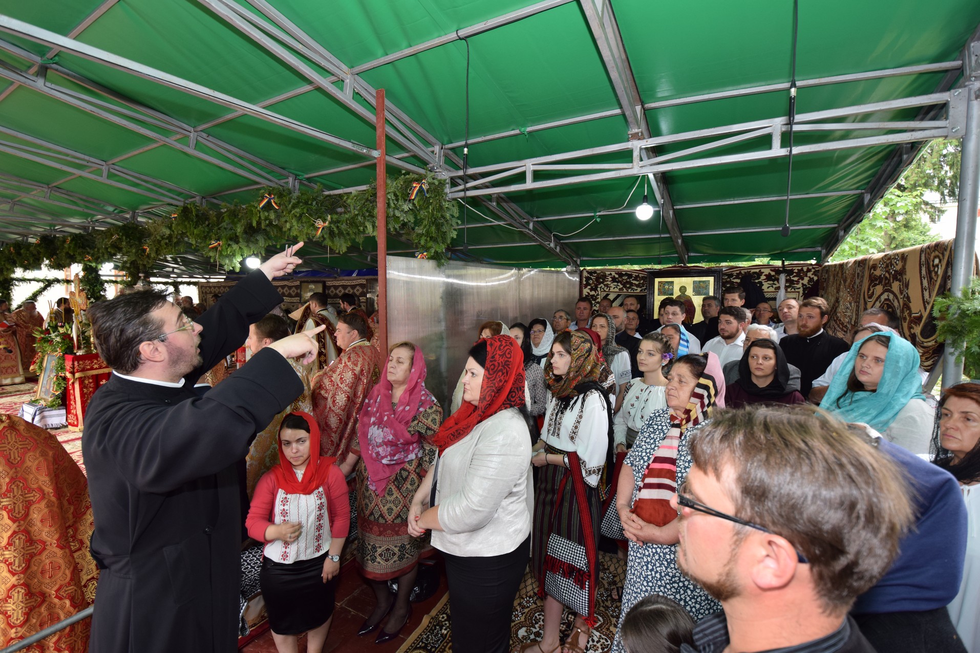 20.000 de pelerini s-au întâlnit cu Sfântul Ioan cel Nou la Suceava (GALERIE FOTO)