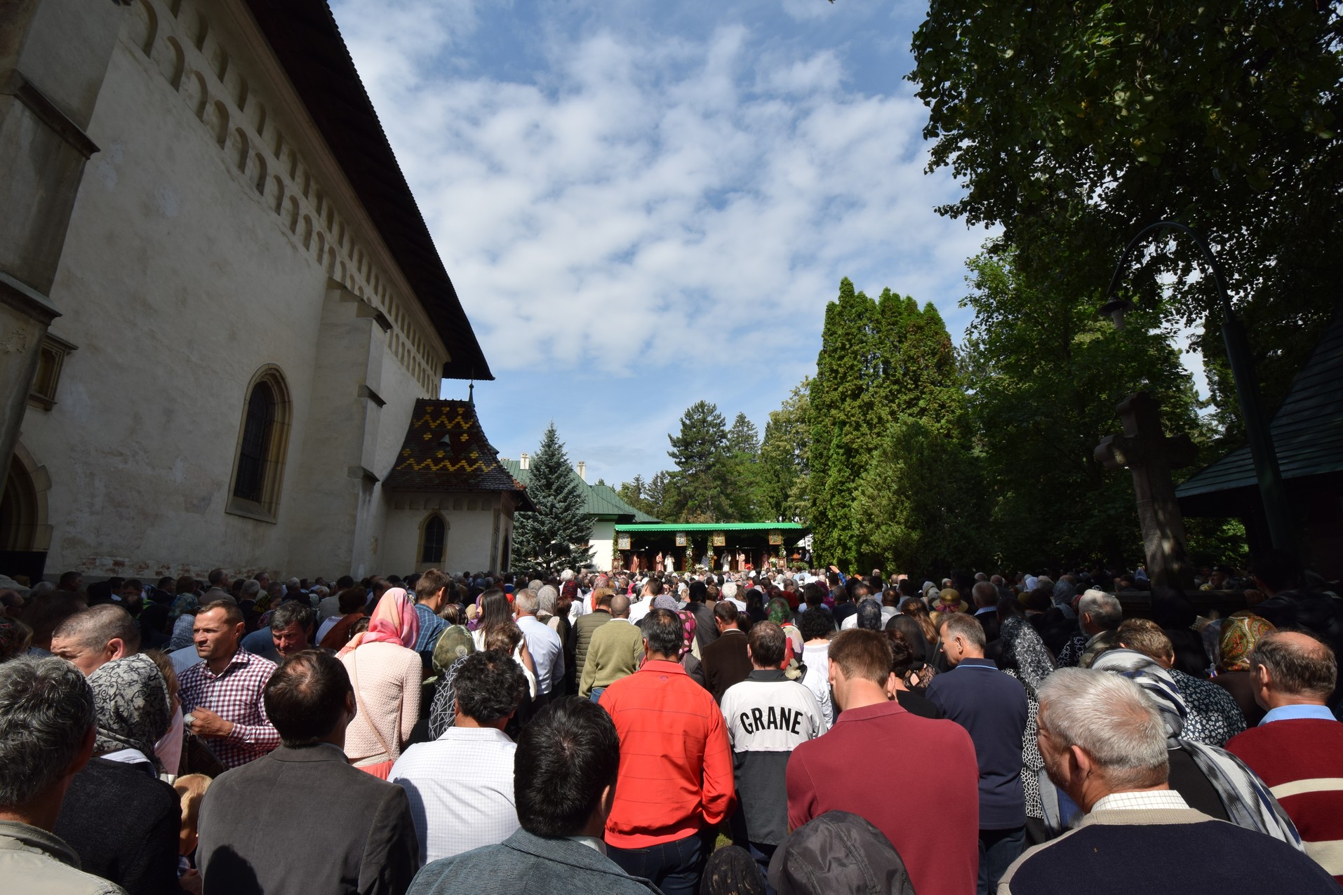 20.000 de pelerini s-au întâlnit cu Sfântul Ioan cel Nou la Suceava (GALERIE FOTO)