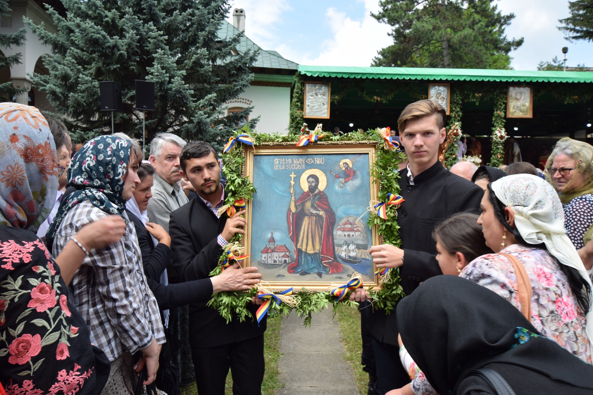 20.000 de pelerini s-au întâlnit cu Sfântul Ioan cel Nou la Suceava (GALERIE FOTO)