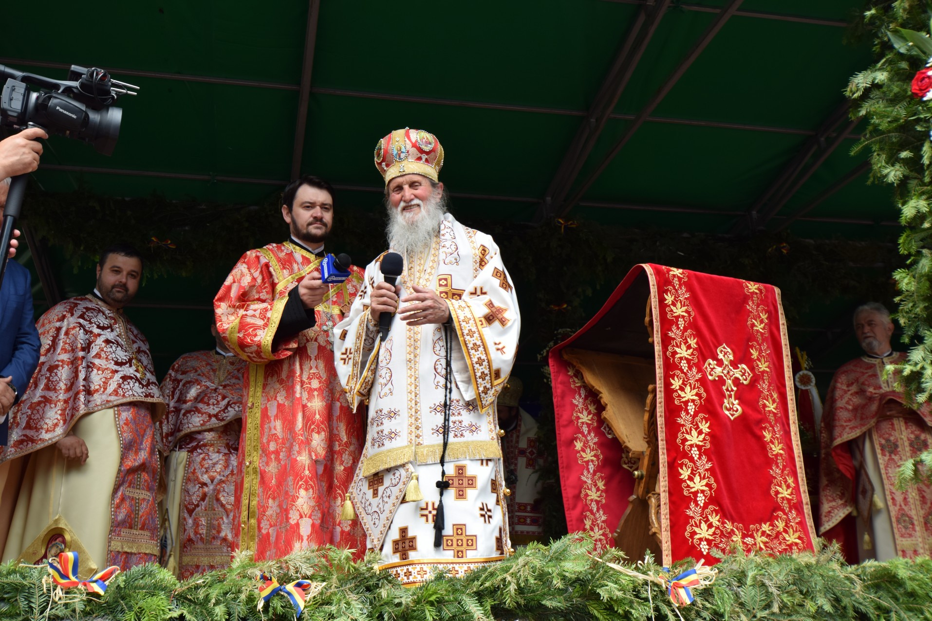 20.000 de pelerini s-au întâlnit cu Sfântul Ioan cel Nou la Suceava (GALERIE FOTO)