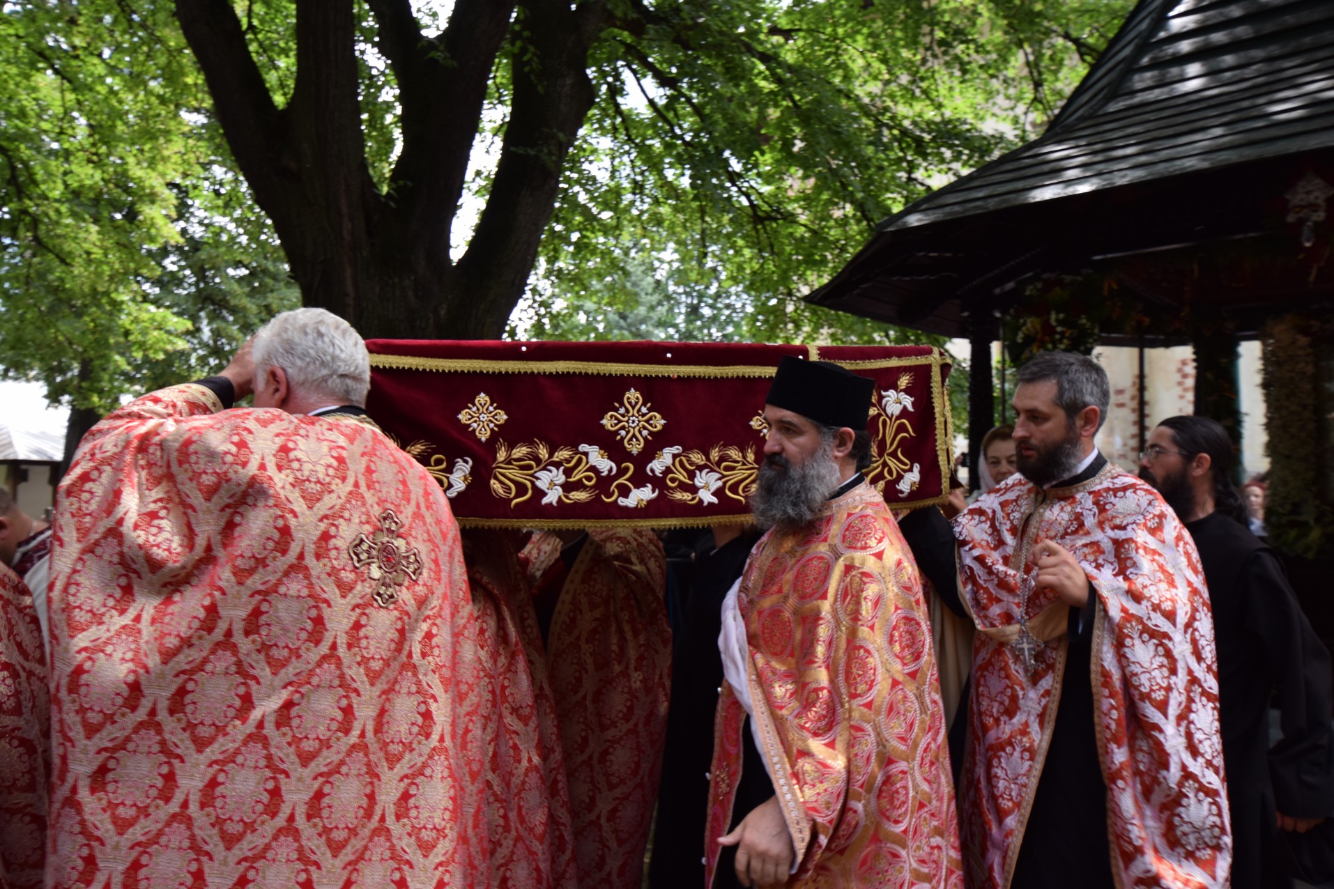 20.000 de pelerini s-au întâlnit cu Sfântul Ioan cel Nou la Suceava (GALERIE FOTO)