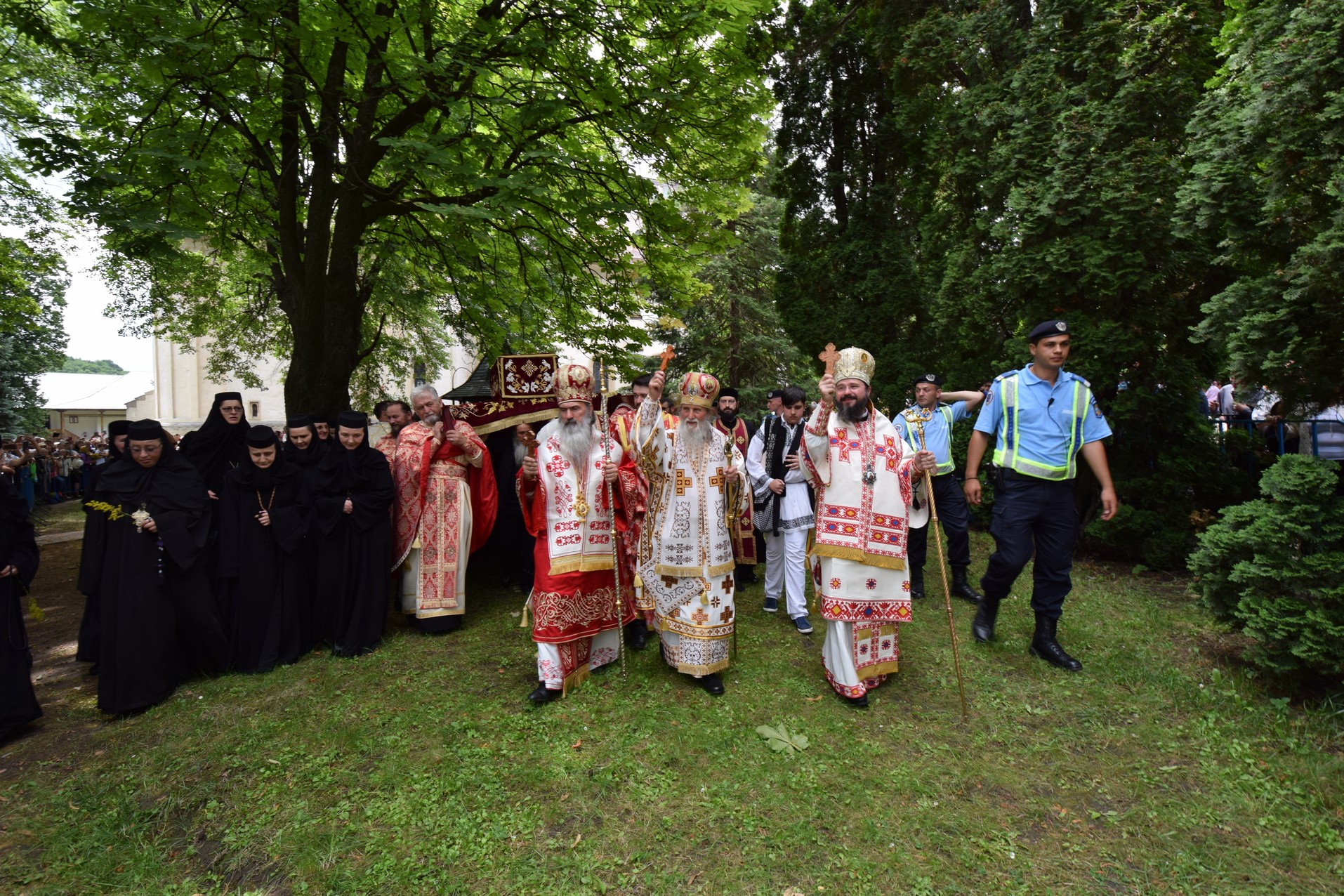 20.000 de pelerini s-au întâlnit cu Sfântul Ioan cel Nou la Suceava (GALERIE FOTO)