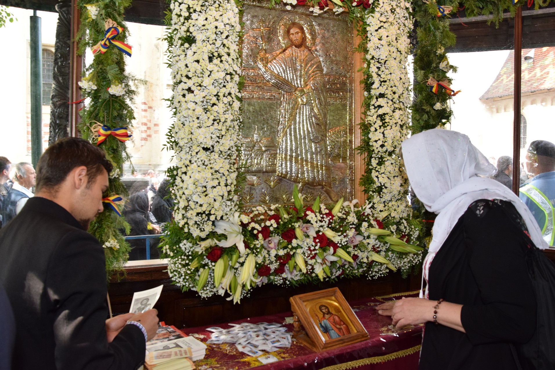 20.000 de pelerini s-au întâlnit cu Sfântul Ioan cel Nou la Suceava (GALERIE FOTO)