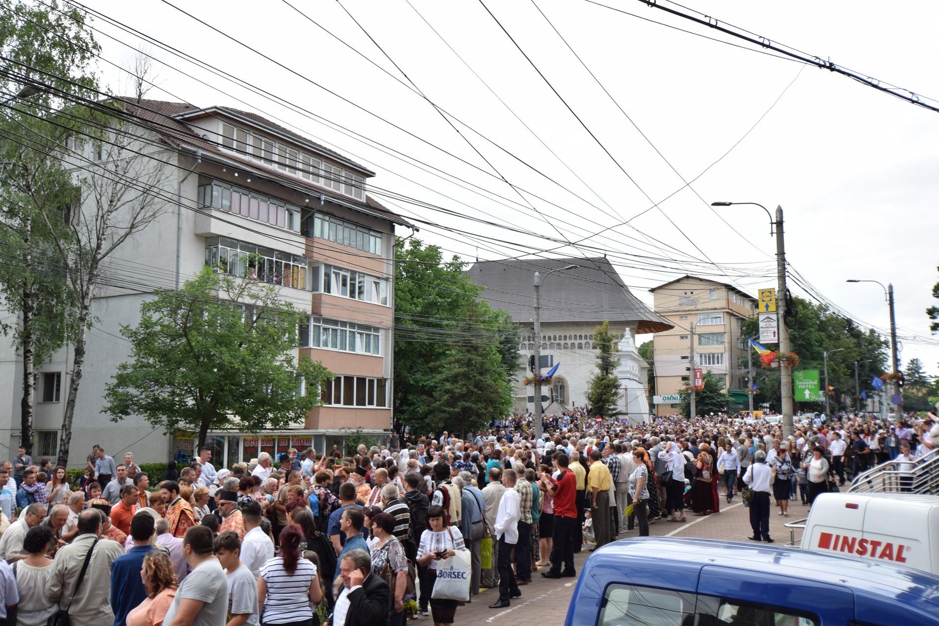 20.000 de pelerini s-au întâlnit cu Sfântul Ioan cel Nou la Suceava (GALERIE FOTO)