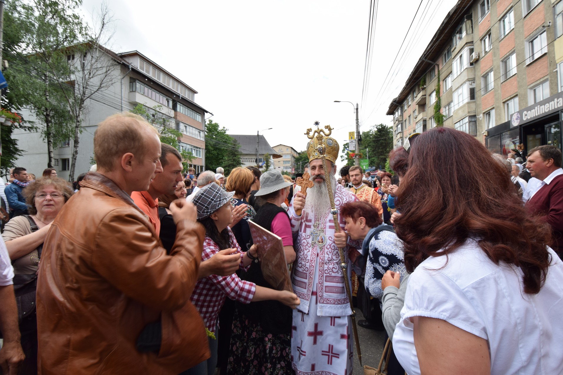 20.000 de pelerini s-au întâlnit cu Sfântul Ioan cel Nou la Suceava (GALERIE FOTO)