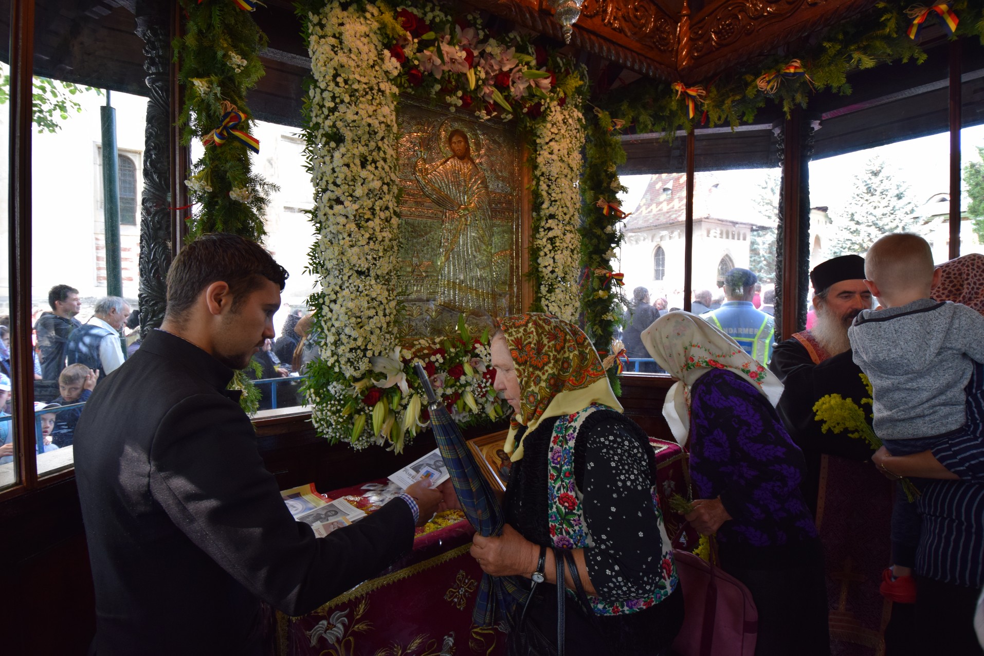 20.000 de pelerini s-au întâlnit cu Sfântul Ioan cel Nou la Suceava (GALERIE FOTO)