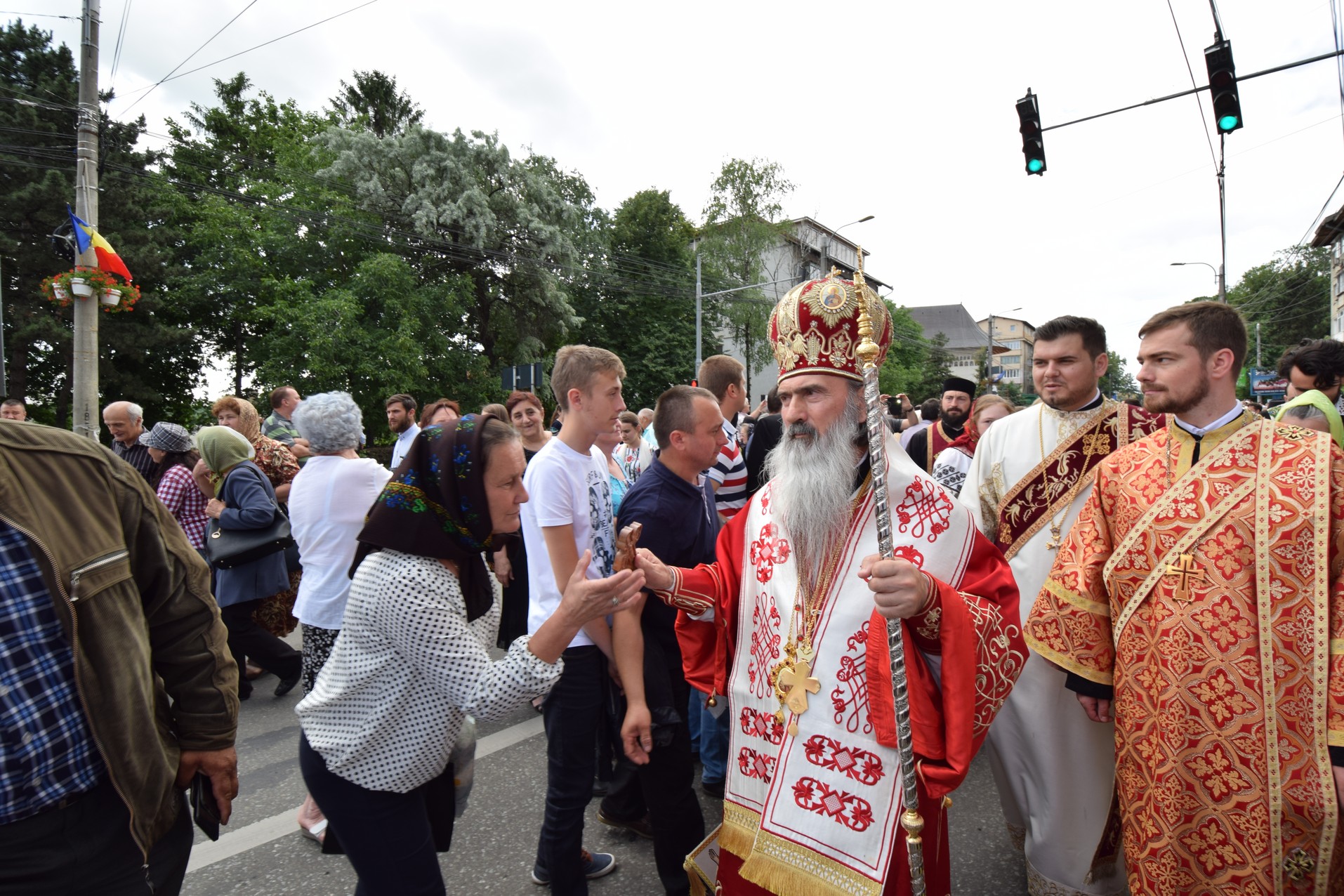 20.000 de pelerini s-au întâlnit cu Sfântul Ioan cel Nou la Suceava (GALERIE FOTO)