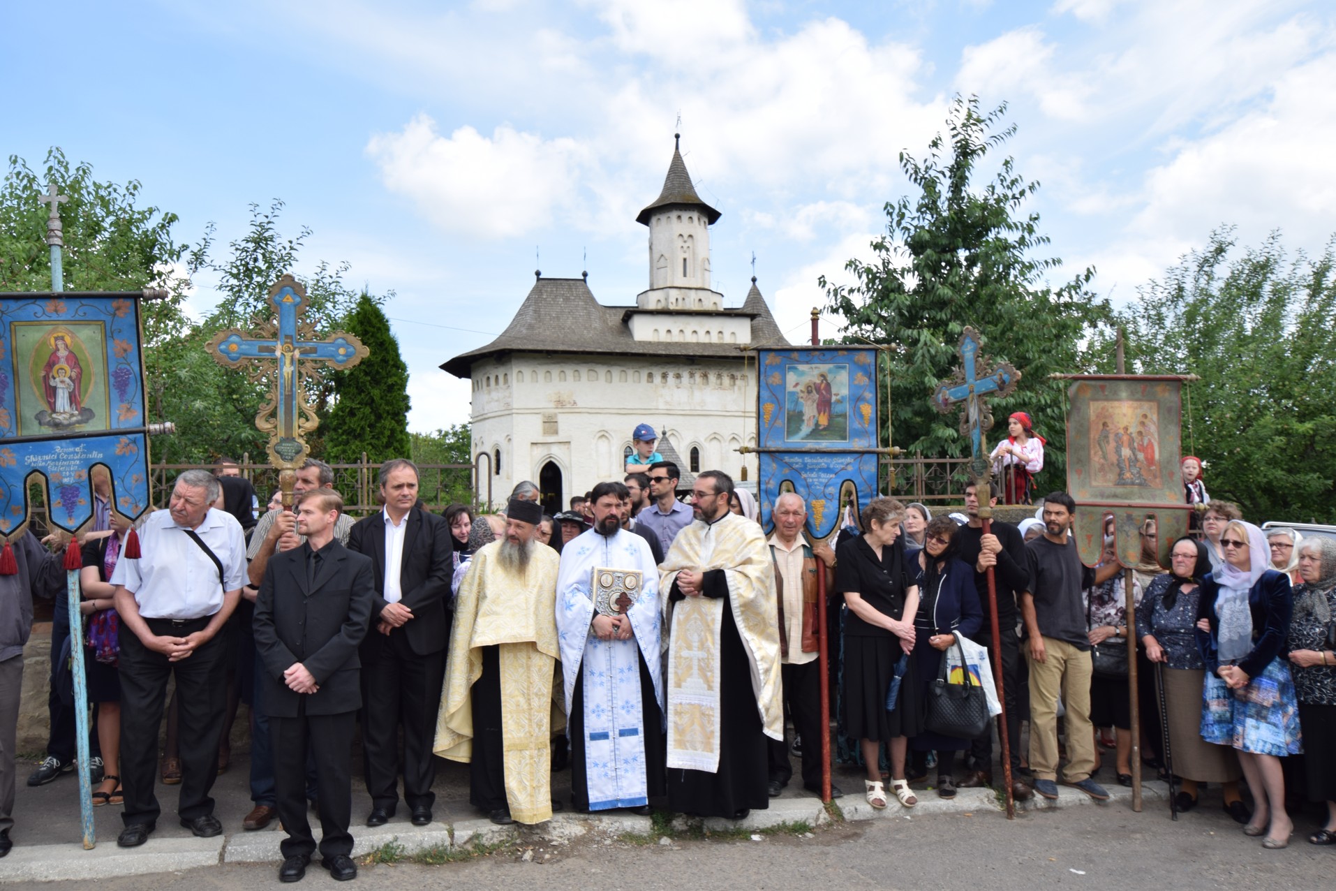 20.000 de pelerini s-au întâlnit cu Sfântul Ioan cel Nou la Suceava (GALERIE FOTO)