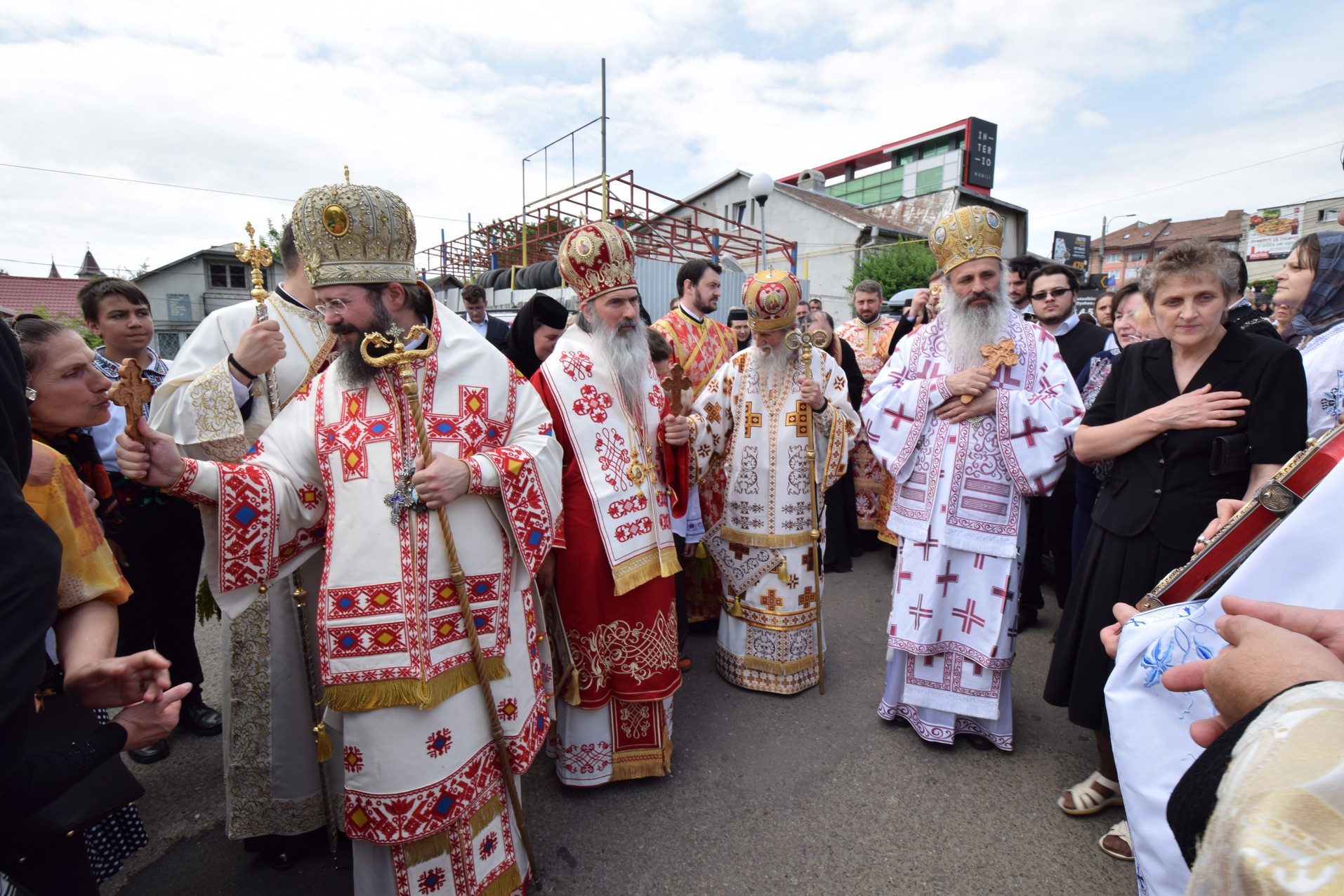 20.000 de pelerini s-au întâlnit cu Sfântul Ioan cel Nou la Suceava (GALERIE FOTO)