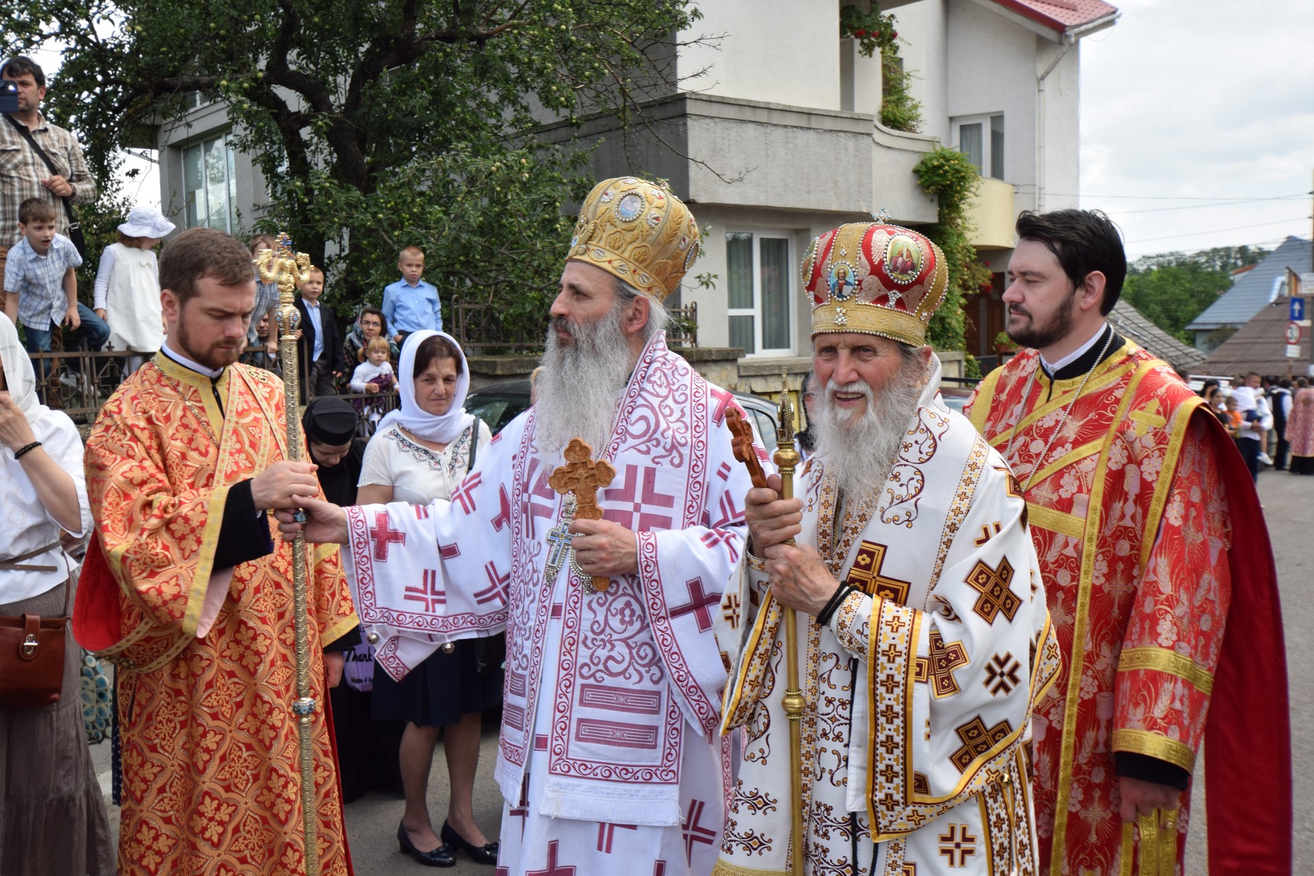 20.000 de pelerini s-au întâlnit cu Sfântul Ioan cel Nou la Suceava (GALERIE FOTO)