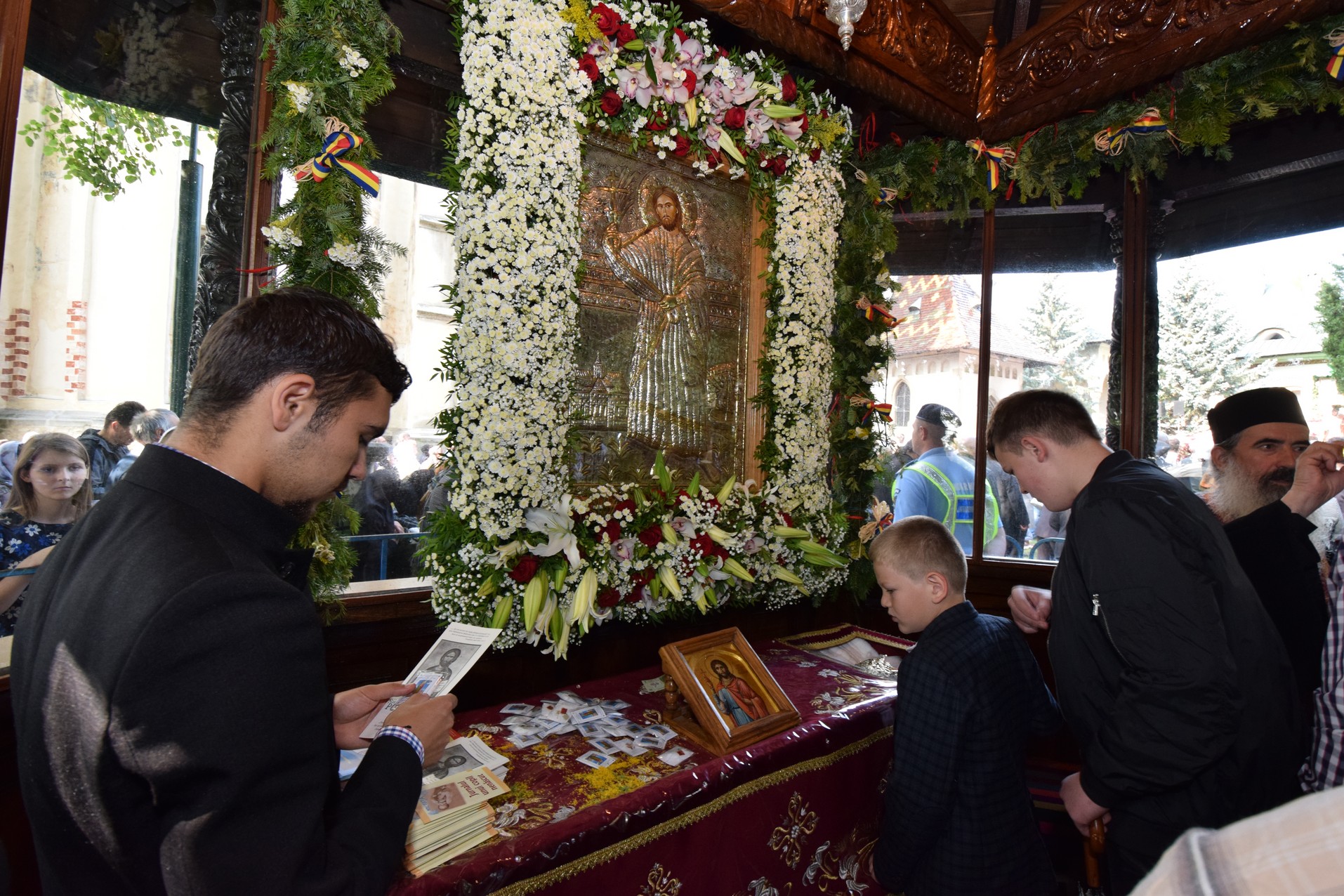 20.000 de pelerini s-au întâlnit cu Sfântul Ioan cel Nou la Suceava (GALERIE FOTO)