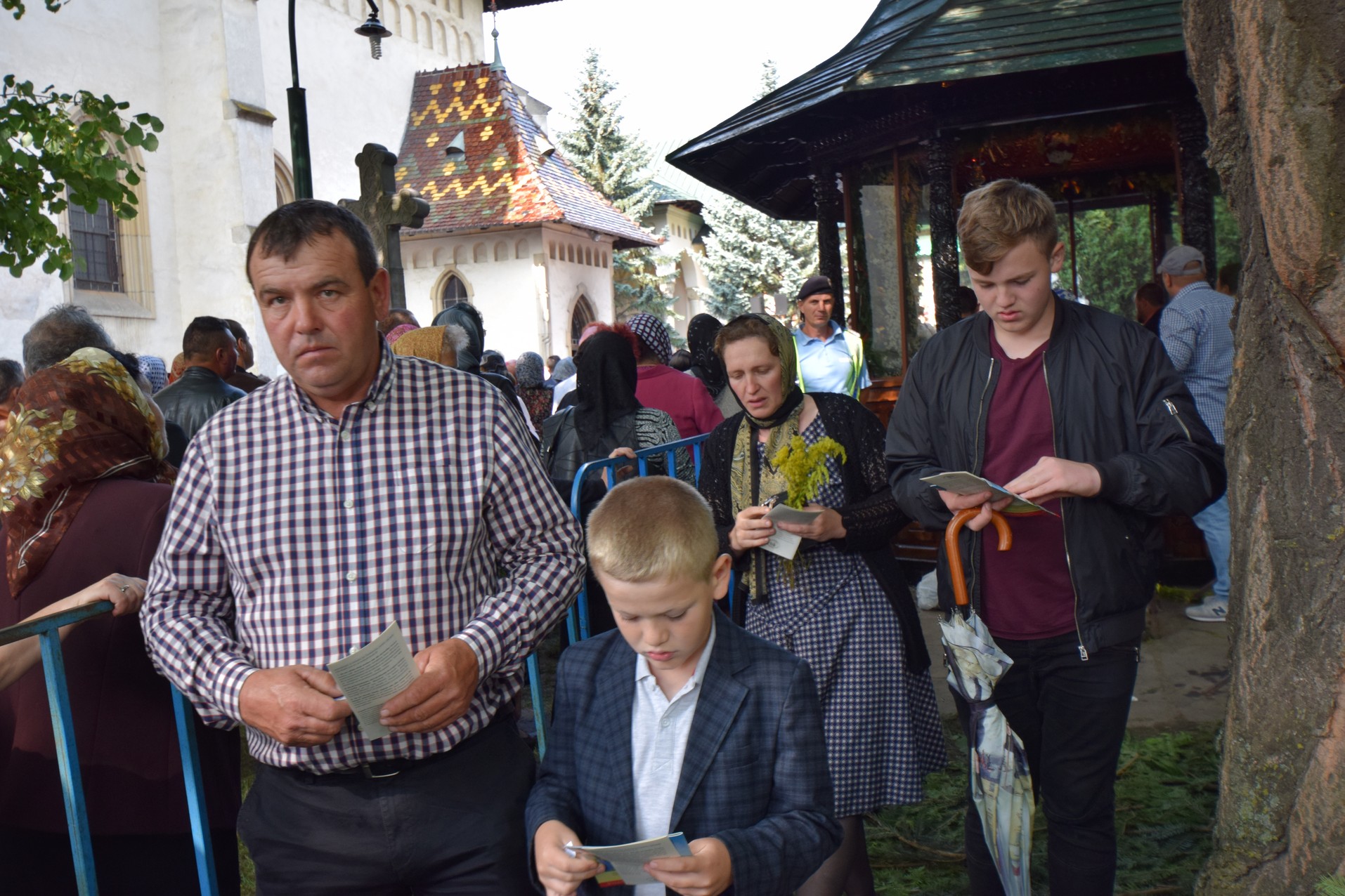 20.000 de pelerini s-au întâlnit cu Sfântul Ioan cel Nou la Suceava (GALERIE FOTO)