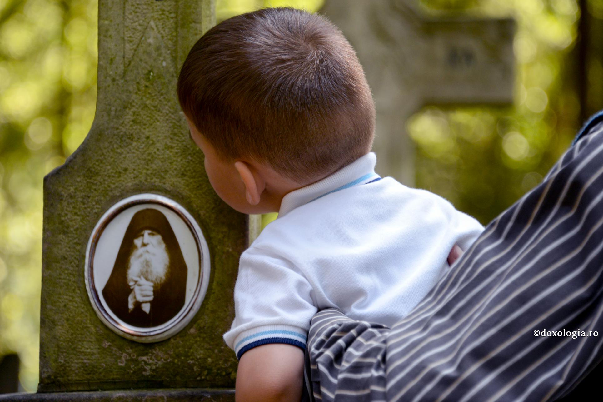 (Video) Din viața Părintelui Paisie Olaru