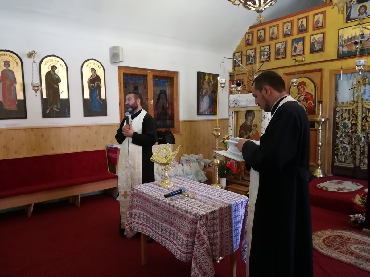Elevii Şcolii „Mihail Sadoveanu“ din Bacău, premiaţi de Biserică Elevii Şcolii „Mihail Sadoveanu“ din Bacău, premiaţi de Biserică