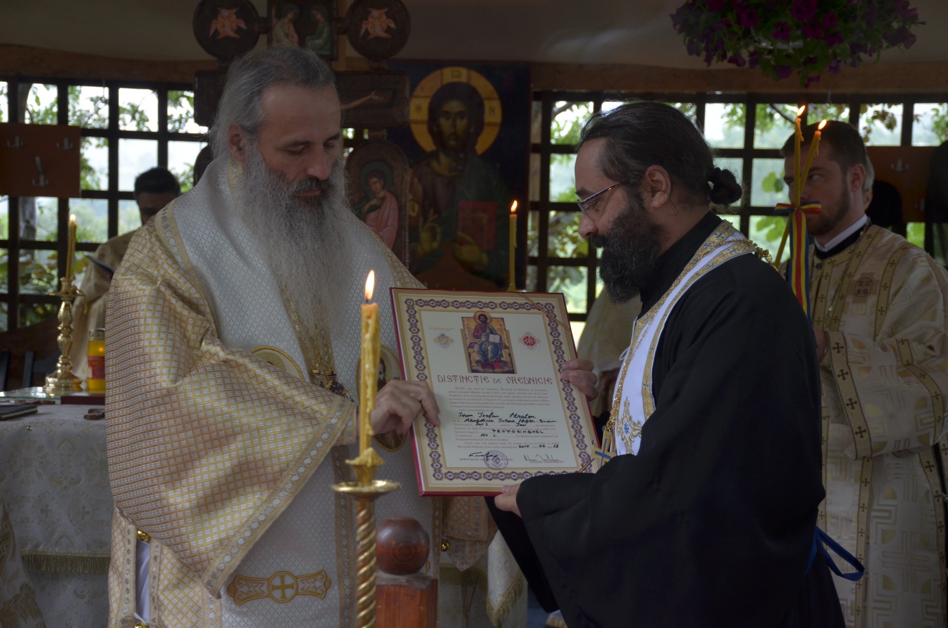 Sfinții Români, sărbătoriți la Mănăstirea Bucium prin Liturghie arhierească