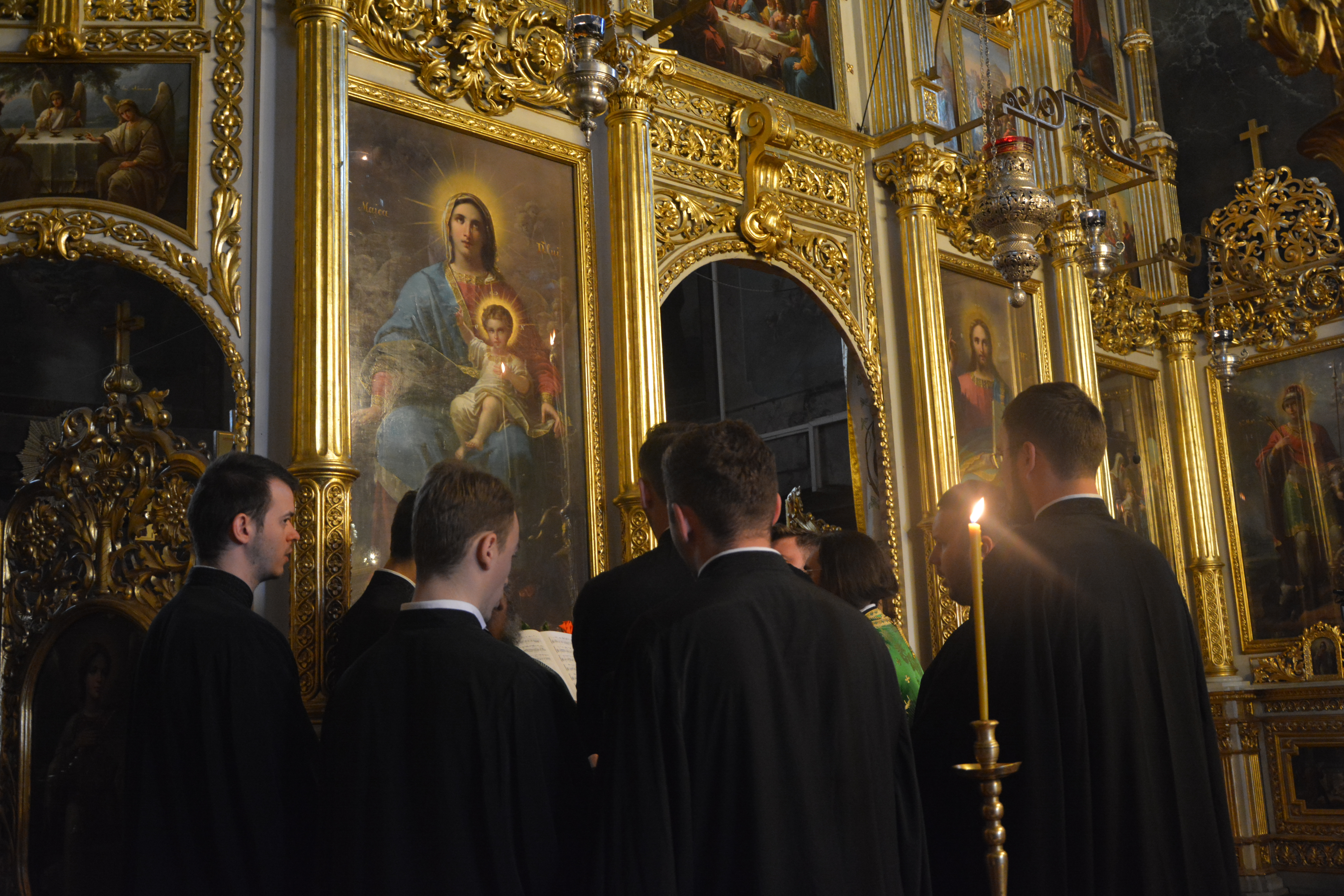 Sărbătoarea Rusaliilor la Catedrala mitropolitană din Iași: „Duhul Sfânt vine în viața omului care are smerenie și rugăciune”