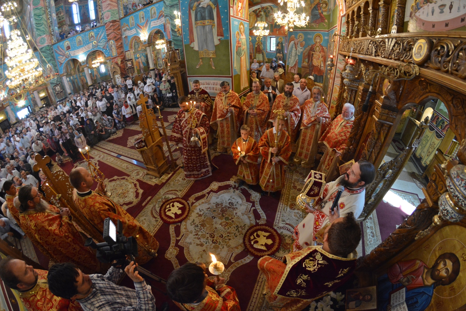 Liturghie arhierească la catedrala din Gura Humorului