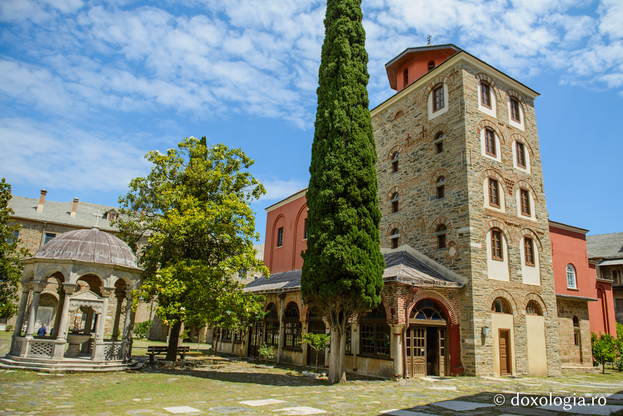 Turnul katholikonului Mănăstirii Iviron