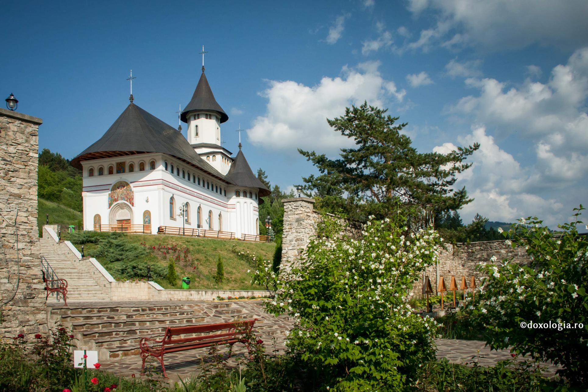 (Video) Testamentul sfinților români din biserica nouă a Pângăraţilor