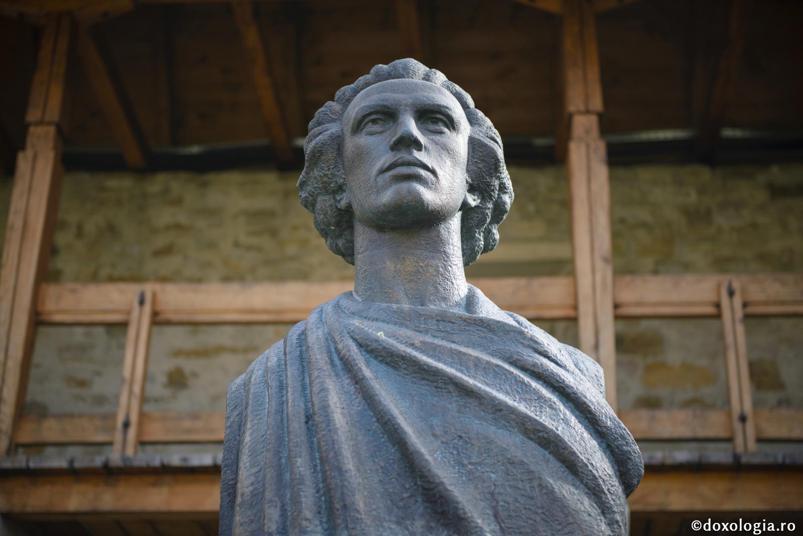 Eminescu și familia creștină