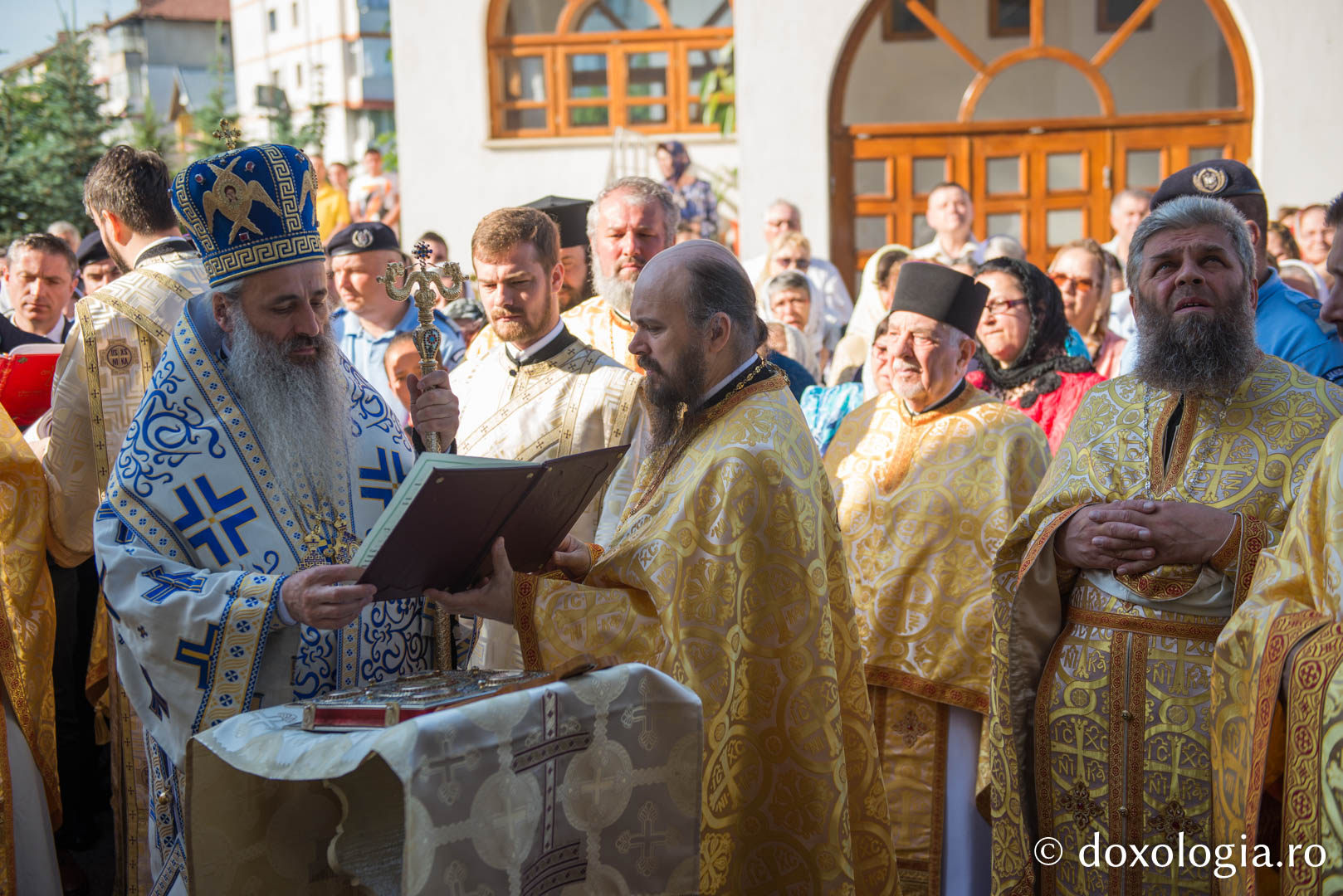 (Video) Sfințirea picturii la Biserica „Sfântul Proroc Ioan Botezătorul” din Botoșani