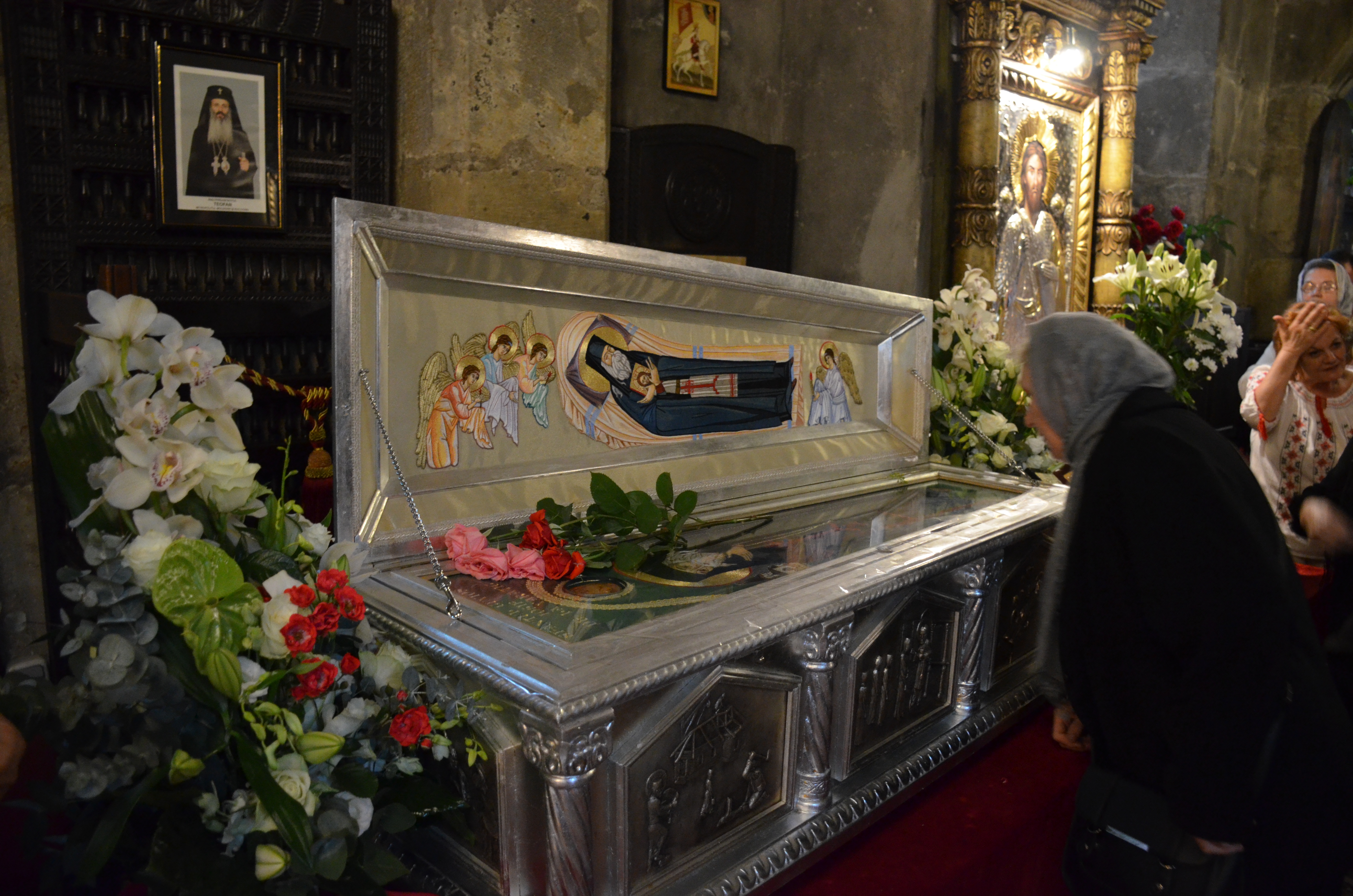 Procesiune cu sfinte moaște la Piatra Neamț, cu ocazia sărbătorii Nașterea Sfântului Ioan Botezătorul Procesiune cu sfinte moaște la Piatra Neamț, cu ocazia sărbătorii Nașterea Sfântului Ioan Botezătorul