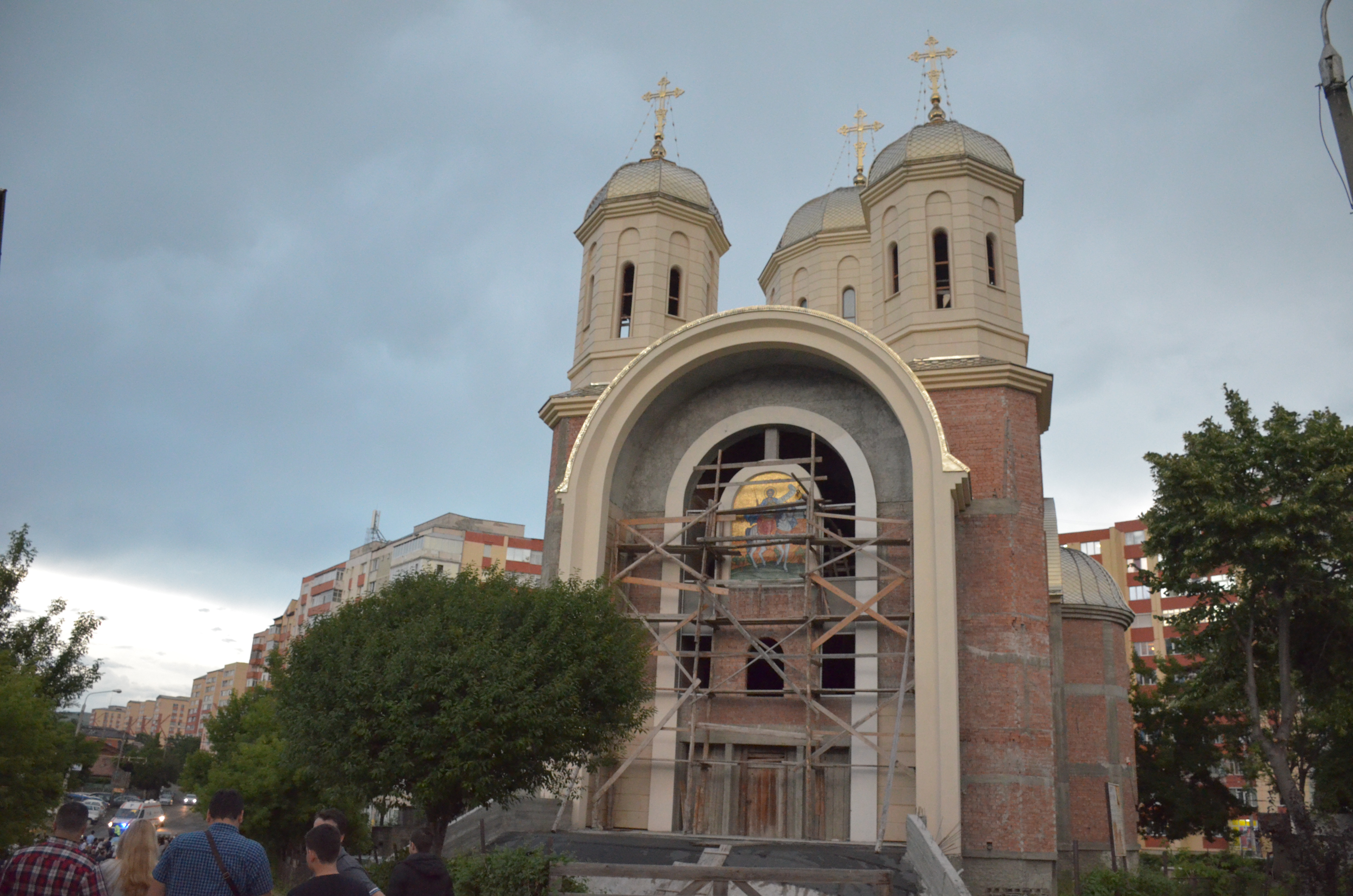 Procesiune cu sfinte moaște la Piatra Neamț, cu ocazia sărbătorii Nașterea Sfântului Ioan Botezătorul Procesiune cu sfinte moaște la Piatra Neamț, cu ocazia sărbătorii Nașterea Sfântului Ioan Botezătorul