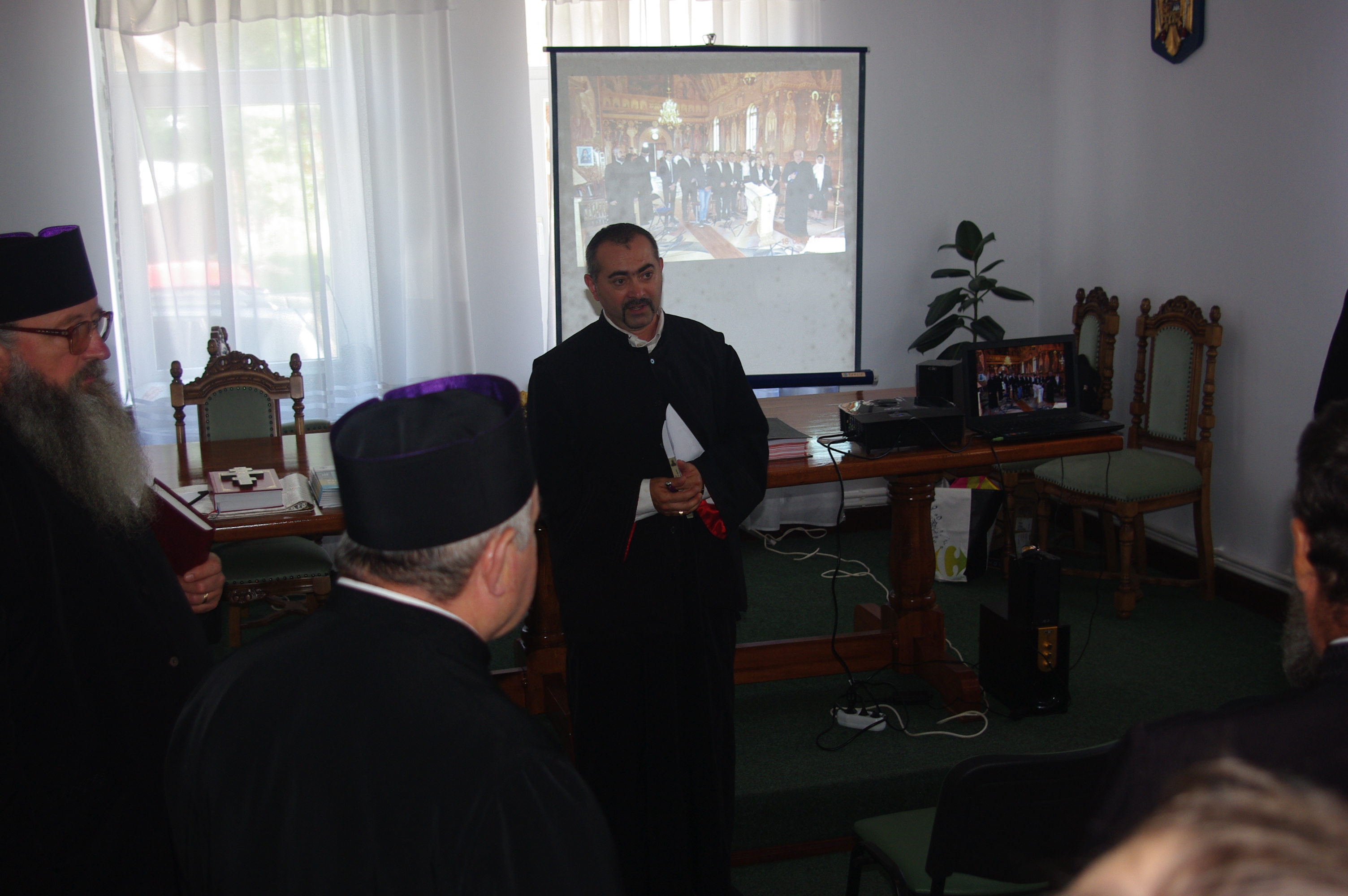 Patriarhul Justinian şi Mihai Eminescu, omagiaţi la Protoieria Târgu Neamţ