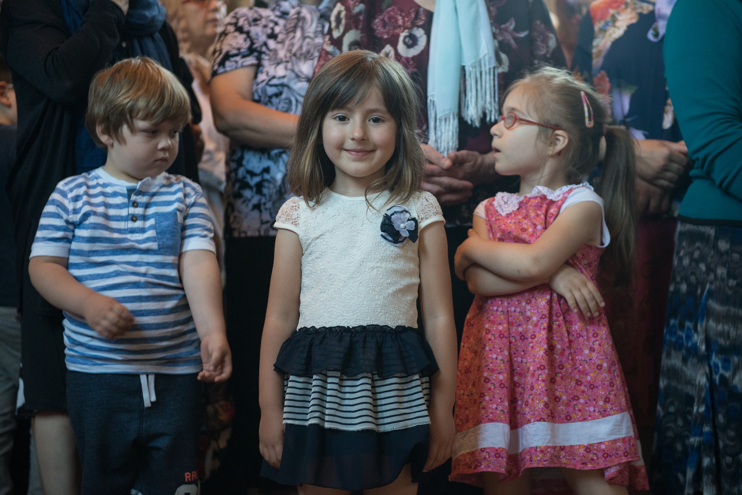 Raclă cu sfinte moaşte aşezată spre închinarea credincioşilor, la Parohia Vovidenia din Botoşani