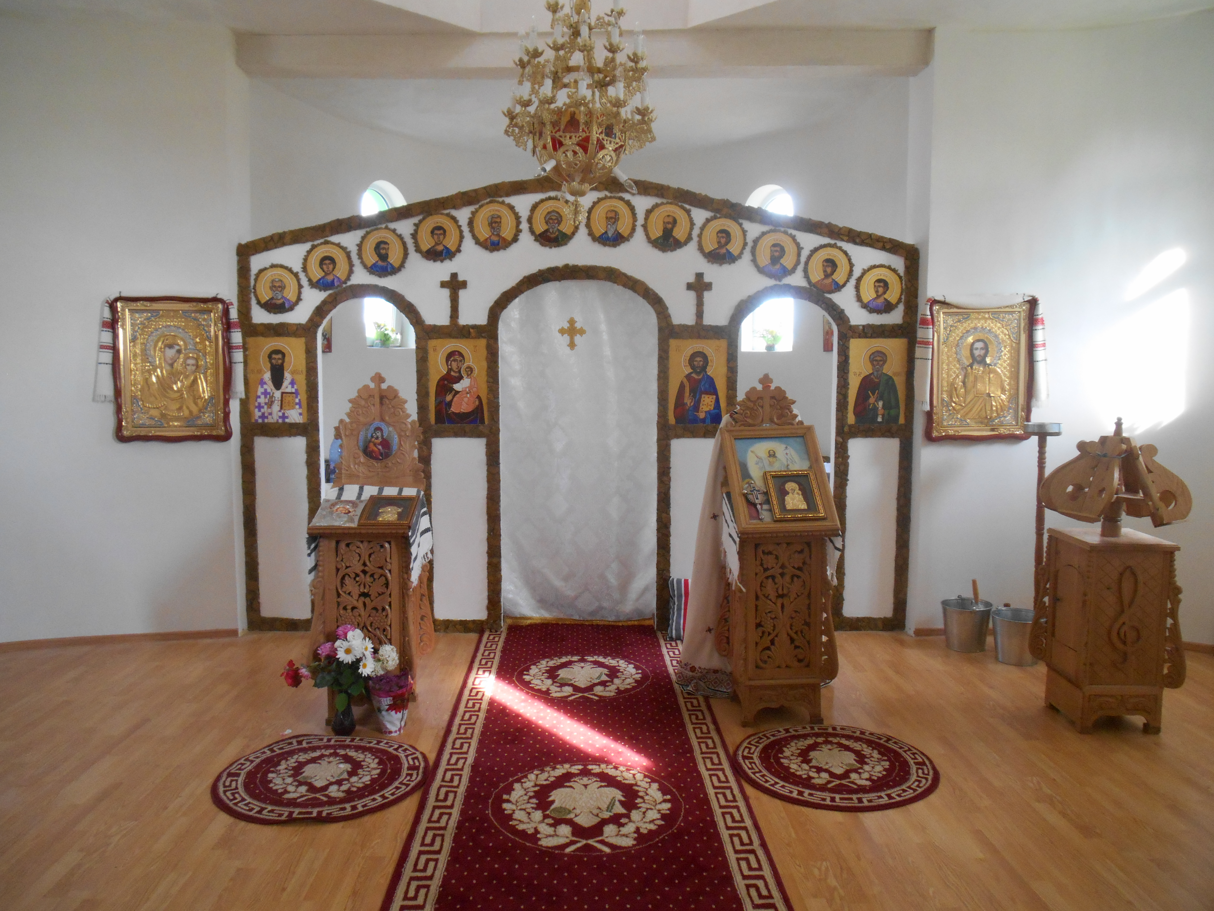 Biserica „Sfântul Apostol Andrei“ din Satu Nou, sfinţită de doi ierarhi