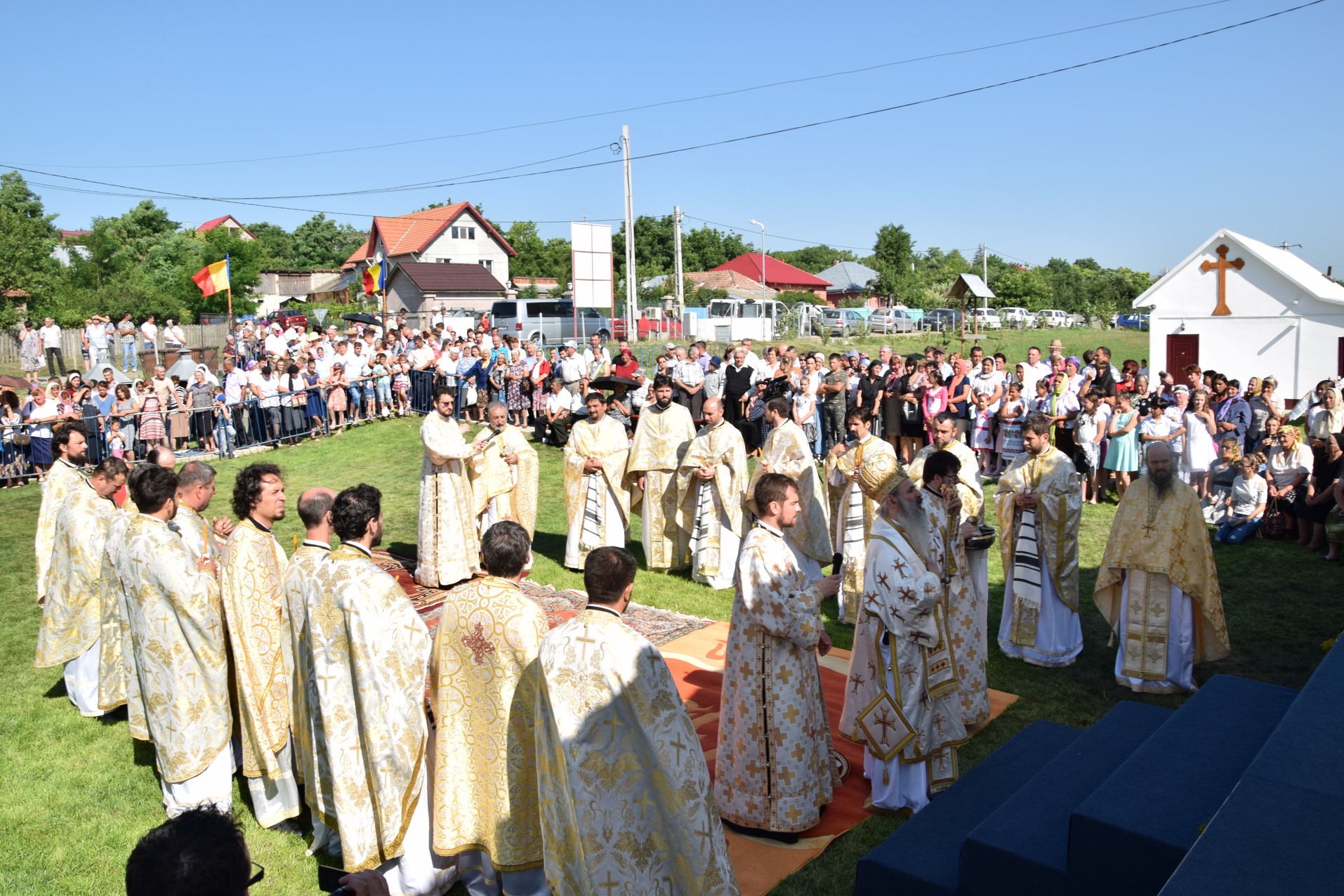 Biserica „Duminica Tuturor Sfinților” din satul Stânca, sfințită de IPS Mitropolit Teofan (GALERIE FOTO) Biserica „Duminica Tuturor Sfinților” din satul Stânca, sfințită de IPS Mitropolit Teofan (GALERIE FOTO)