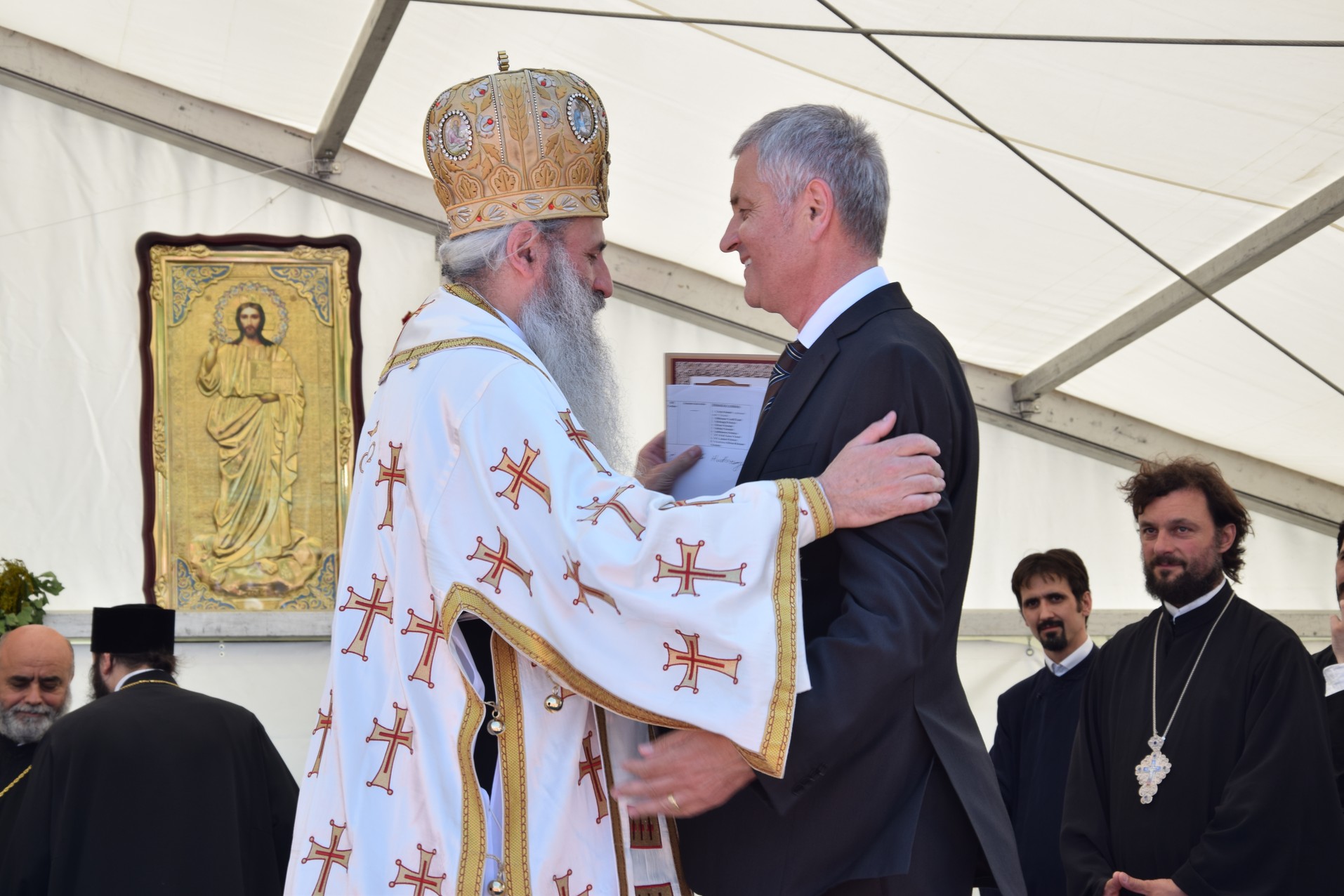 Biserica „Duminica Tuturor Sfinților” din satul Stânca, sfințită de IPS Mitropolit Teofan (GALERIE FOTO) Biserica „Duminica Tuturor Sfinților” din satul Stânca, sfințită de IPS Mitropolit Teofan (GALERIE FOTO)