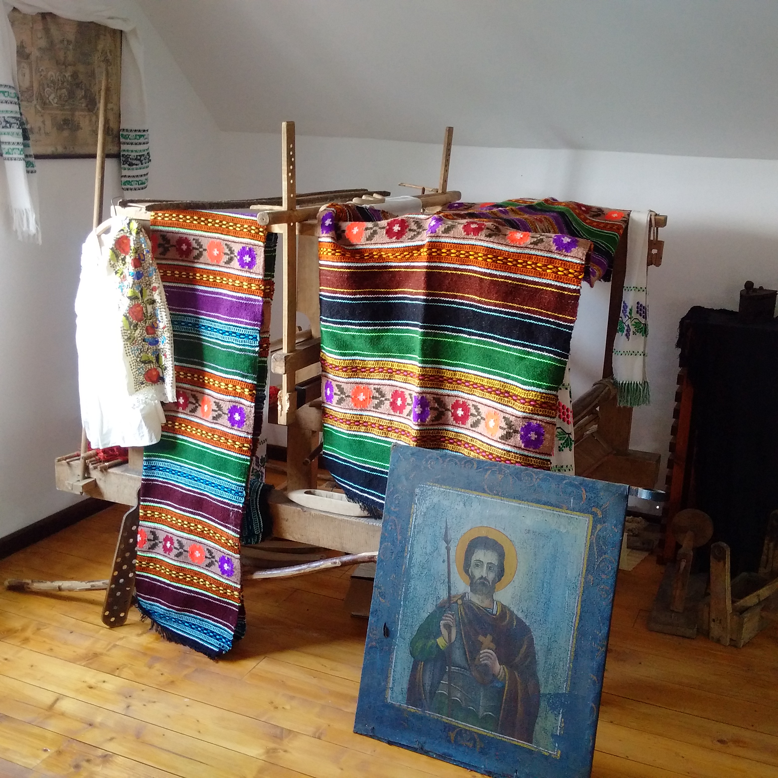 Sfinţire de casă praznicală la Biserica „Sfinţii Voievozi Mihail şi Gavriil” - Dersca 1