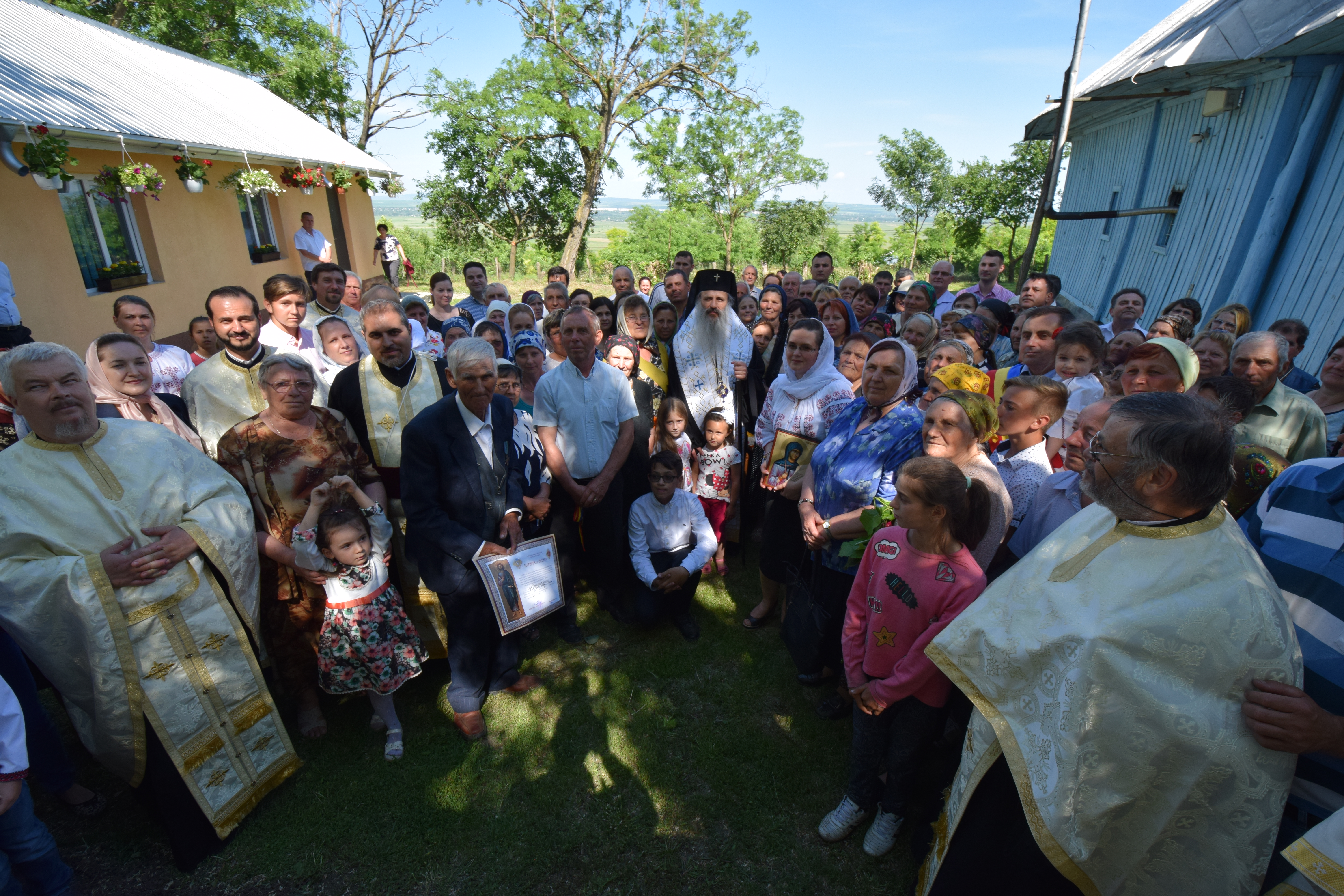 Sfințire de casă socială în Parohia Coada Stâncii