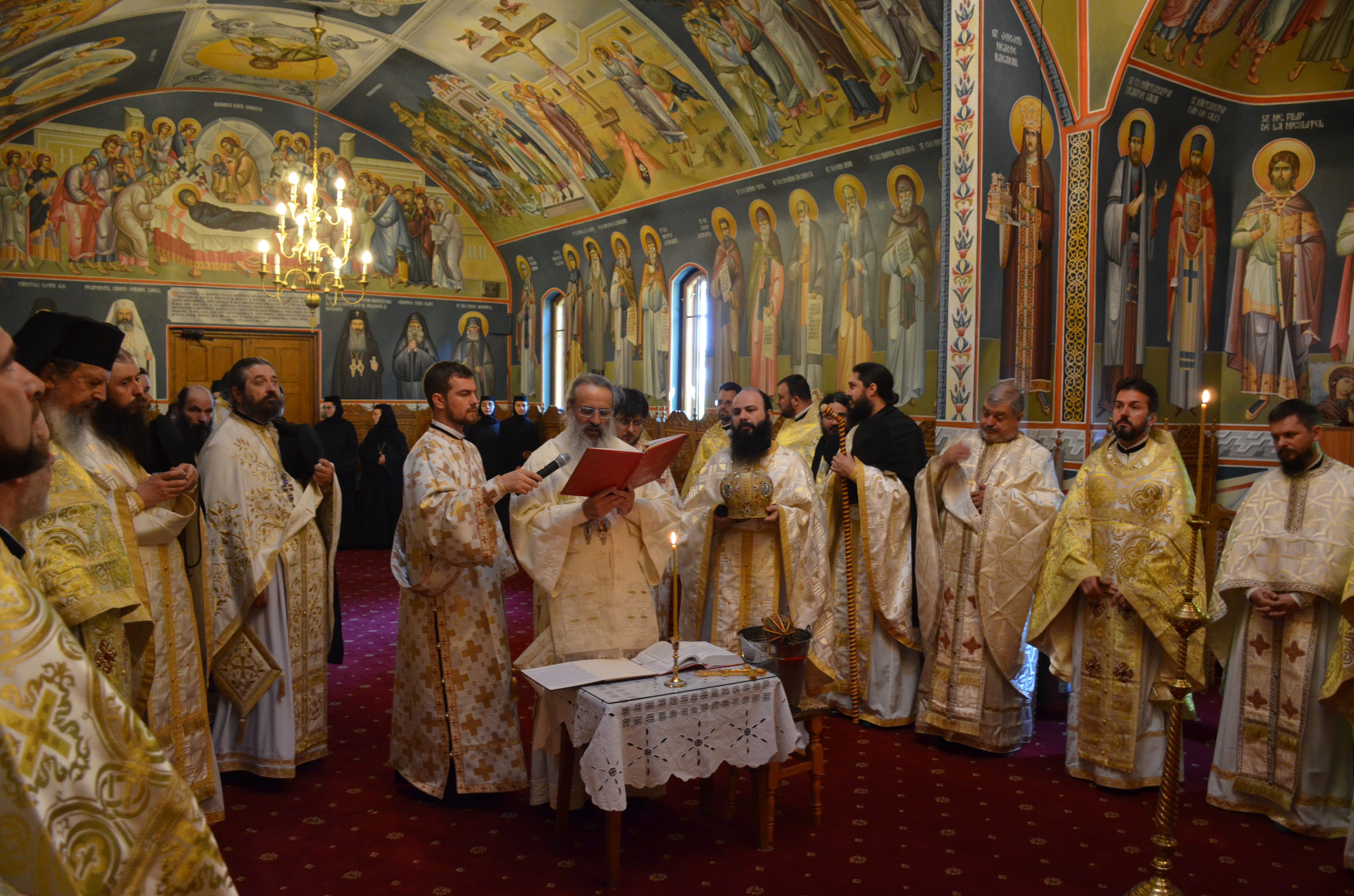 Pictura bisericii de la Mănăstirea Sângeap-Basaraba a fost sfinţită