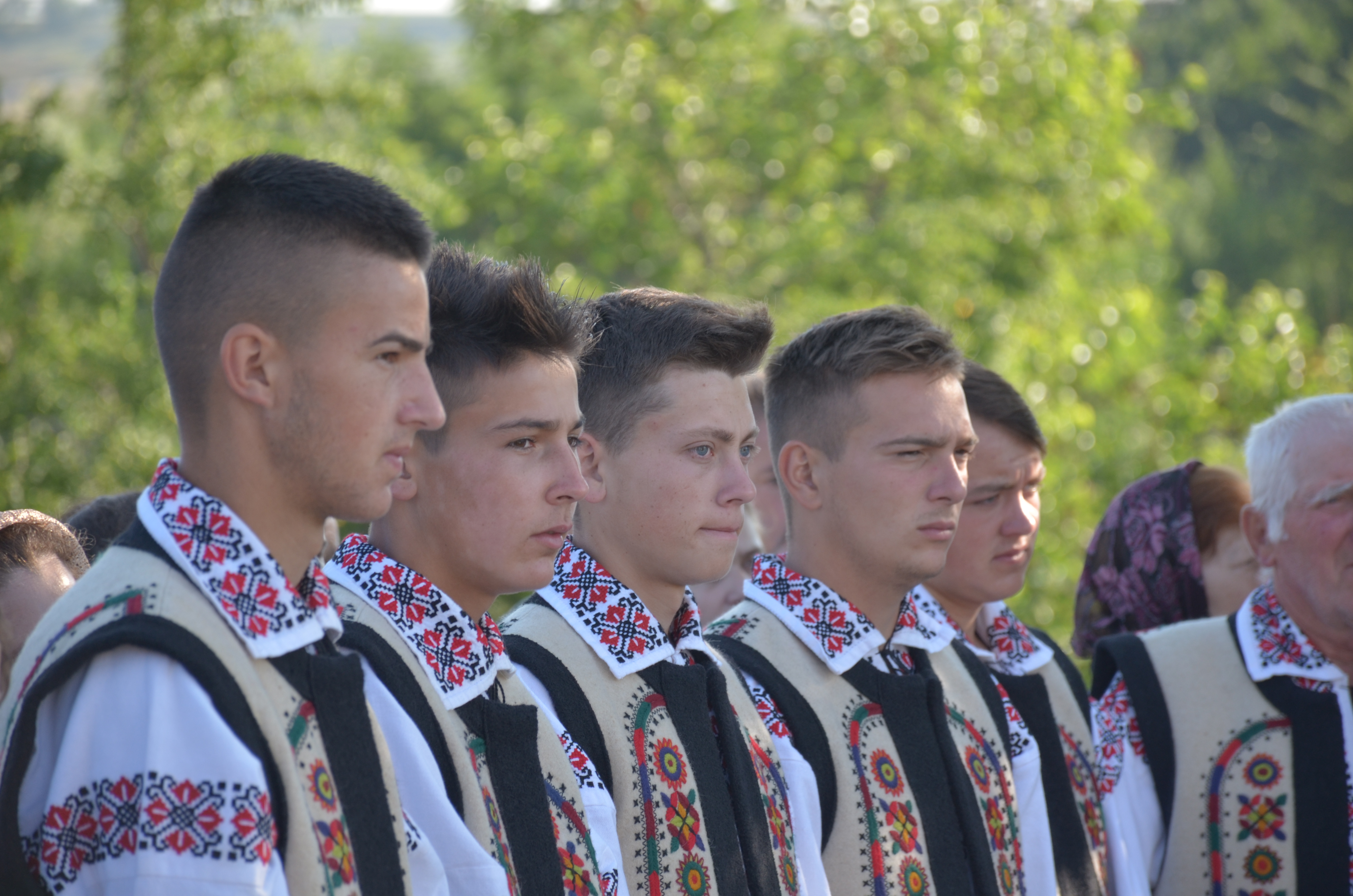 Troiţă ridicată în memoria eroilor la Scobinţi, sfințită de IPS Mitropolit Teofan Troiţă ridicată în memoria eroilor la Scobinţi, sfințită de IPS Mitropolit Teofan