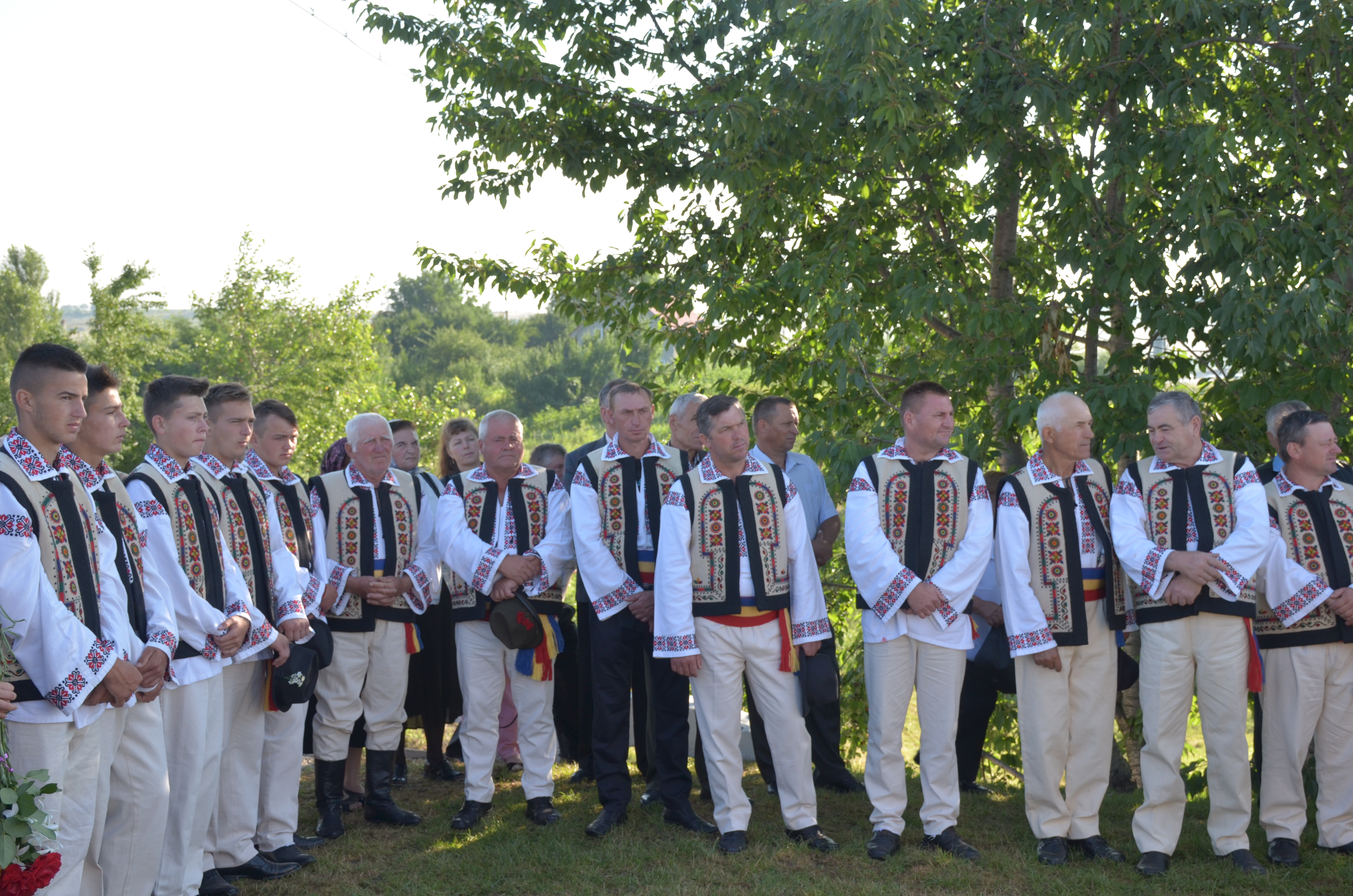 Troiţă ridicată în memoria eroilor la Scobinţi, sfințită de IPS Mitropolit Teofan Troiţă ridicată în memoria eroilor la Scobinţi, sfințită de IPS Mitropolit Teofan