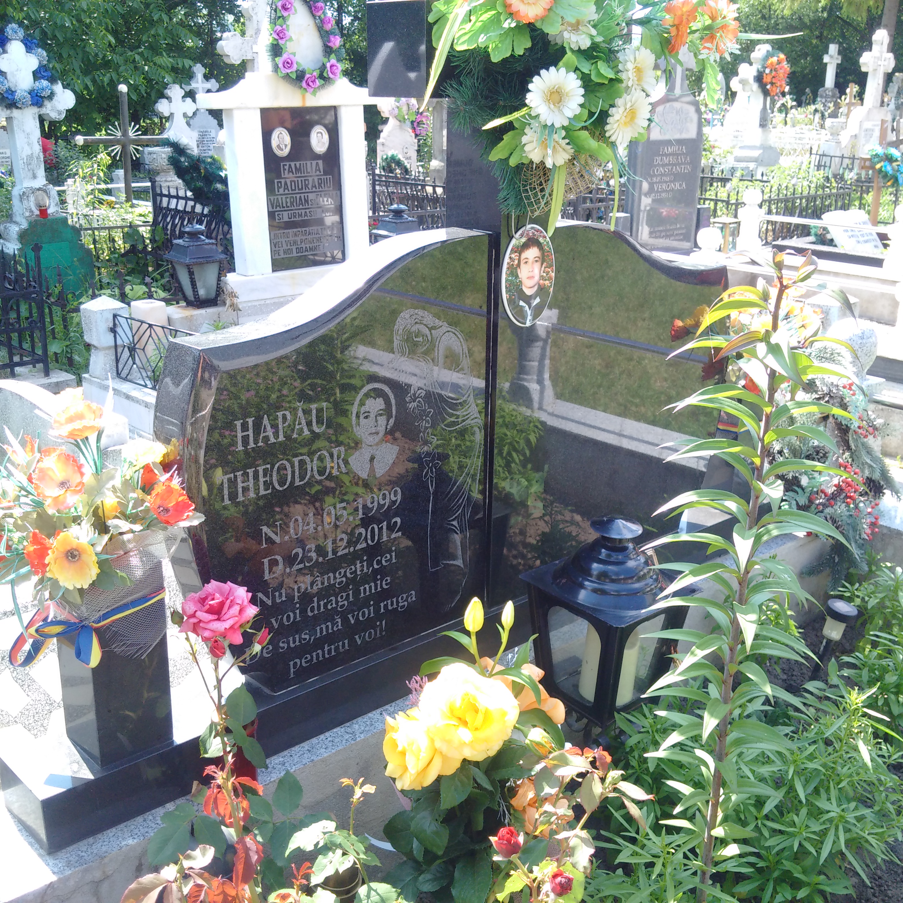 Sfinţire de casă praznicală la Biserica „Sfinţii Voievozi Mihail şi Gavriil” - Dersca 1