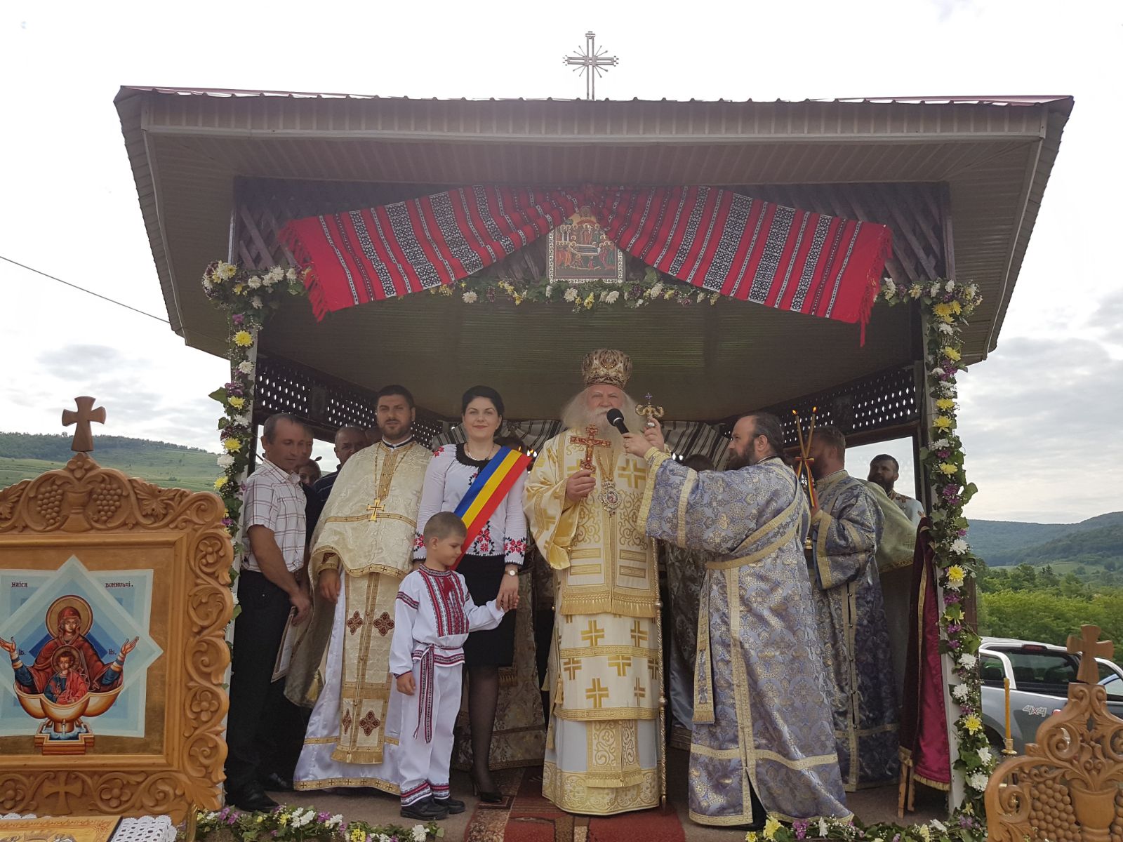 Binecuvântări arhiereşti la Şerbeşti şi Radomireşti