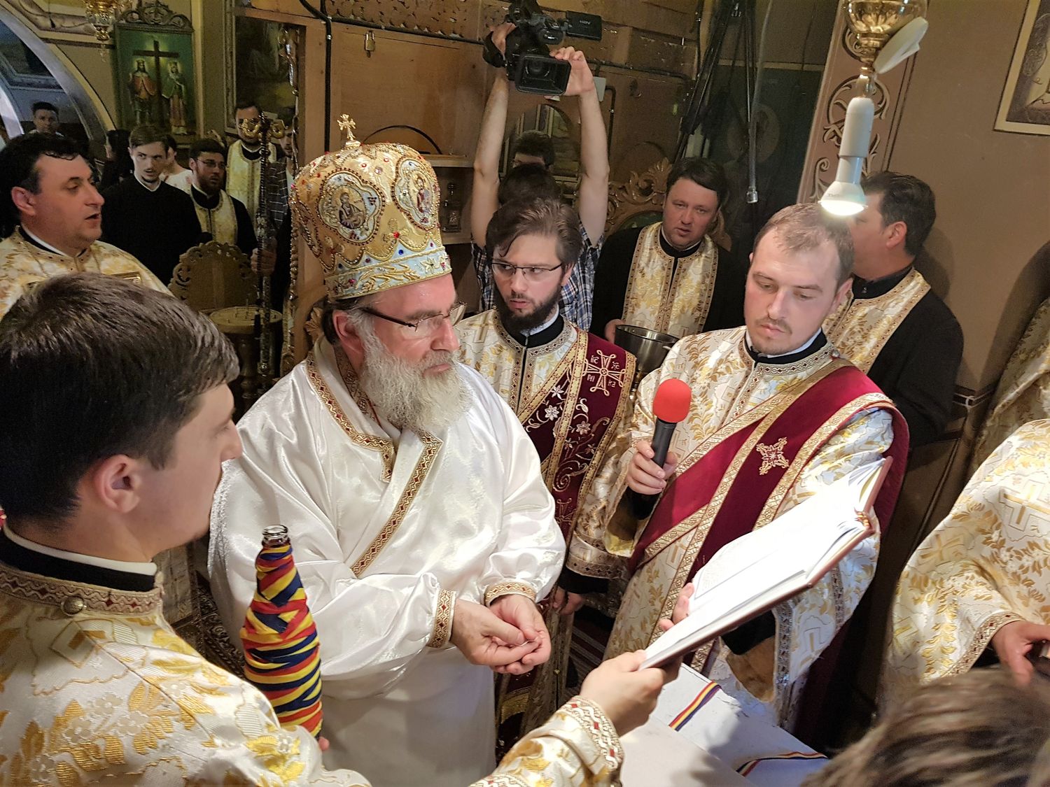 Manifestări religioase la Biserica „Sfinţii Apostoli“ din Bacău Manifestări religioase la Biserica „Sfinţii Apostoli“ din Bacău