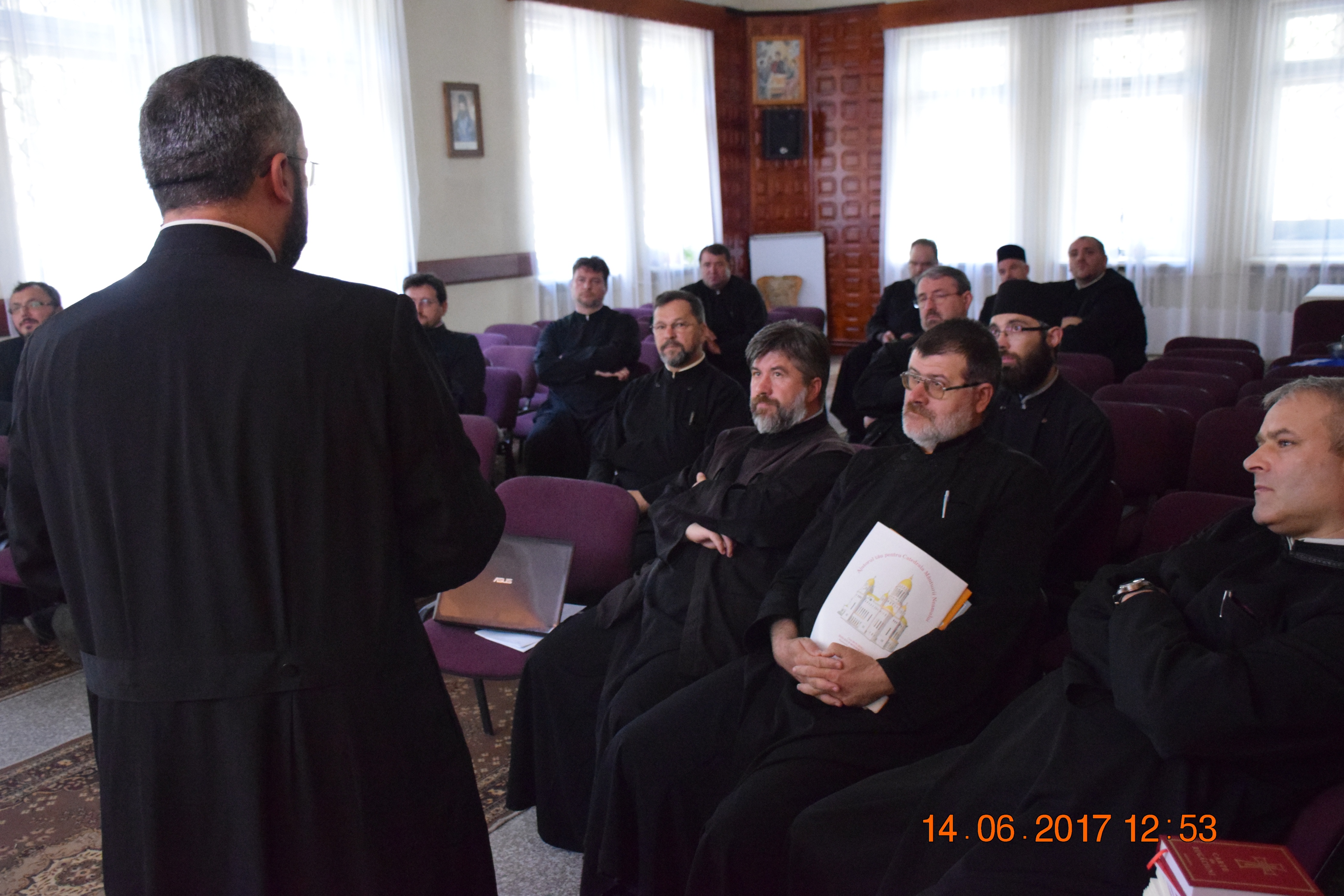 Formare continuă pentru susţinerea reuşită a unei cateheze