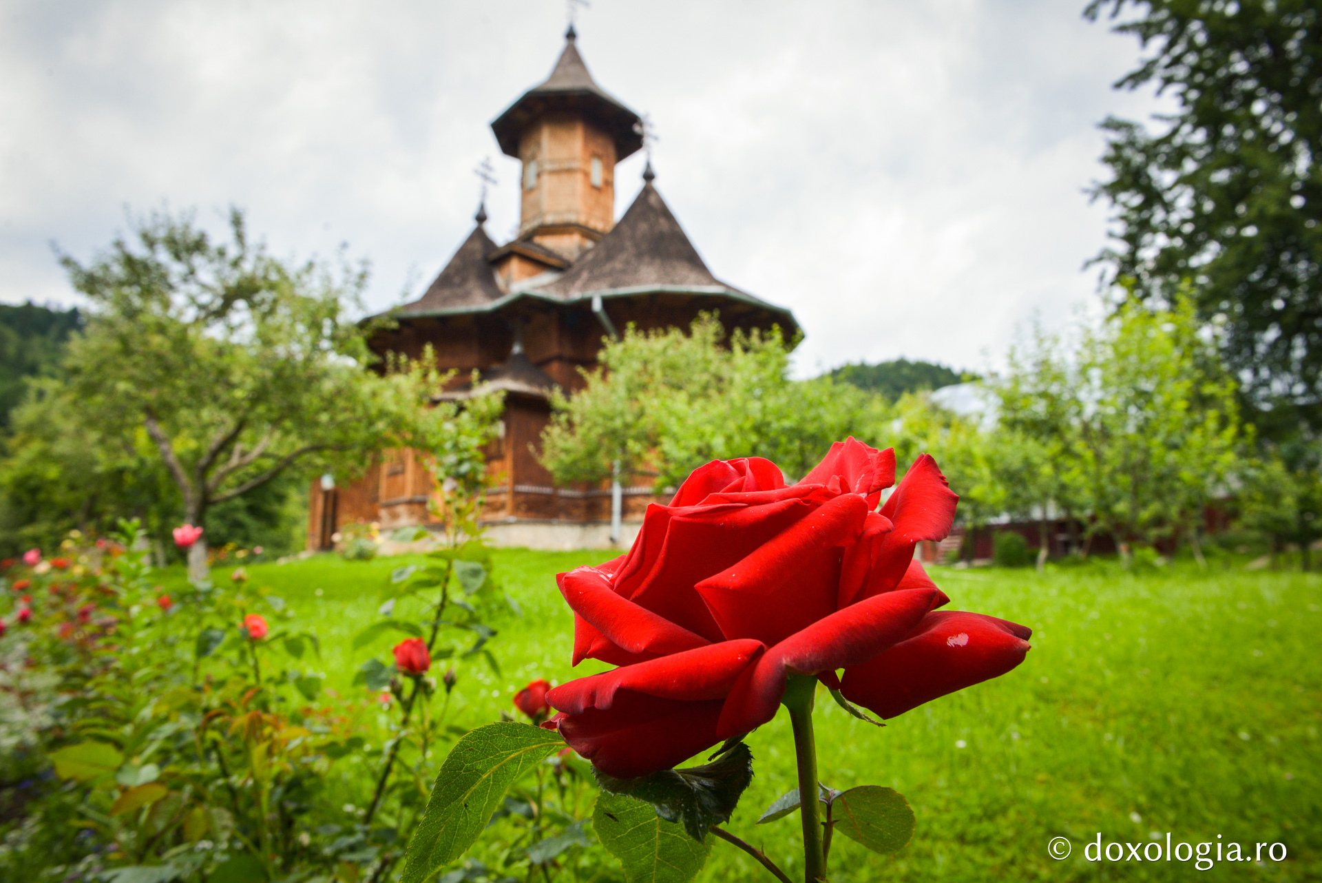 Schitul Agapia Veche – una dintre cele mai vechi așezări monahale din Moldova / Foto: Oana Nechifor Schitul Agapia Veche