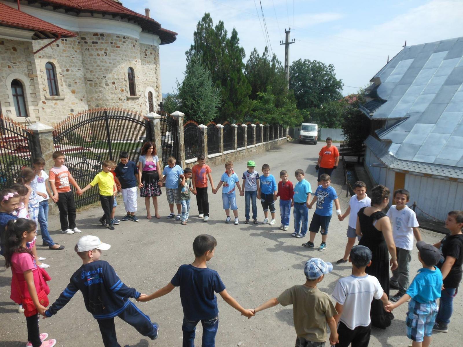 Tabăra de creaţie „Dăruind vei dobândi” de la Filioara