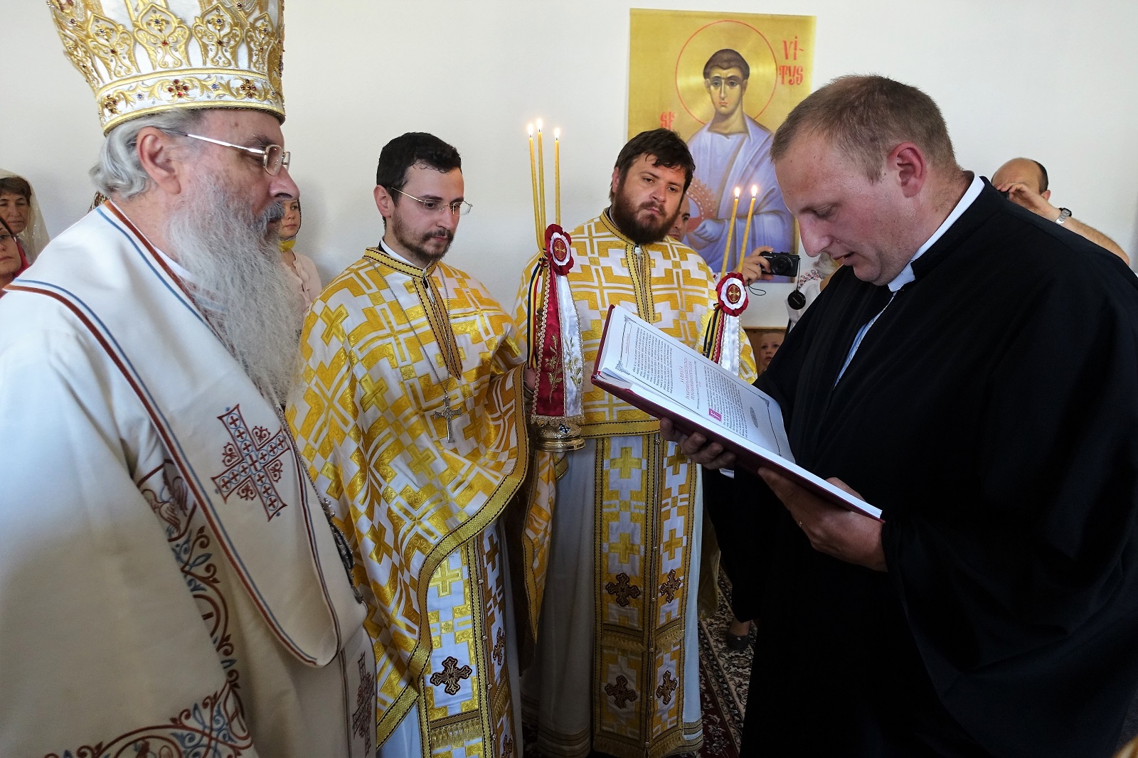 Prima vizită a Mitropolitului Serafim în noua biserică a parohiei din Chemnitz Prima vizită a Mitropolitului Serafim în noua biserică a parohiei din Chemnitz