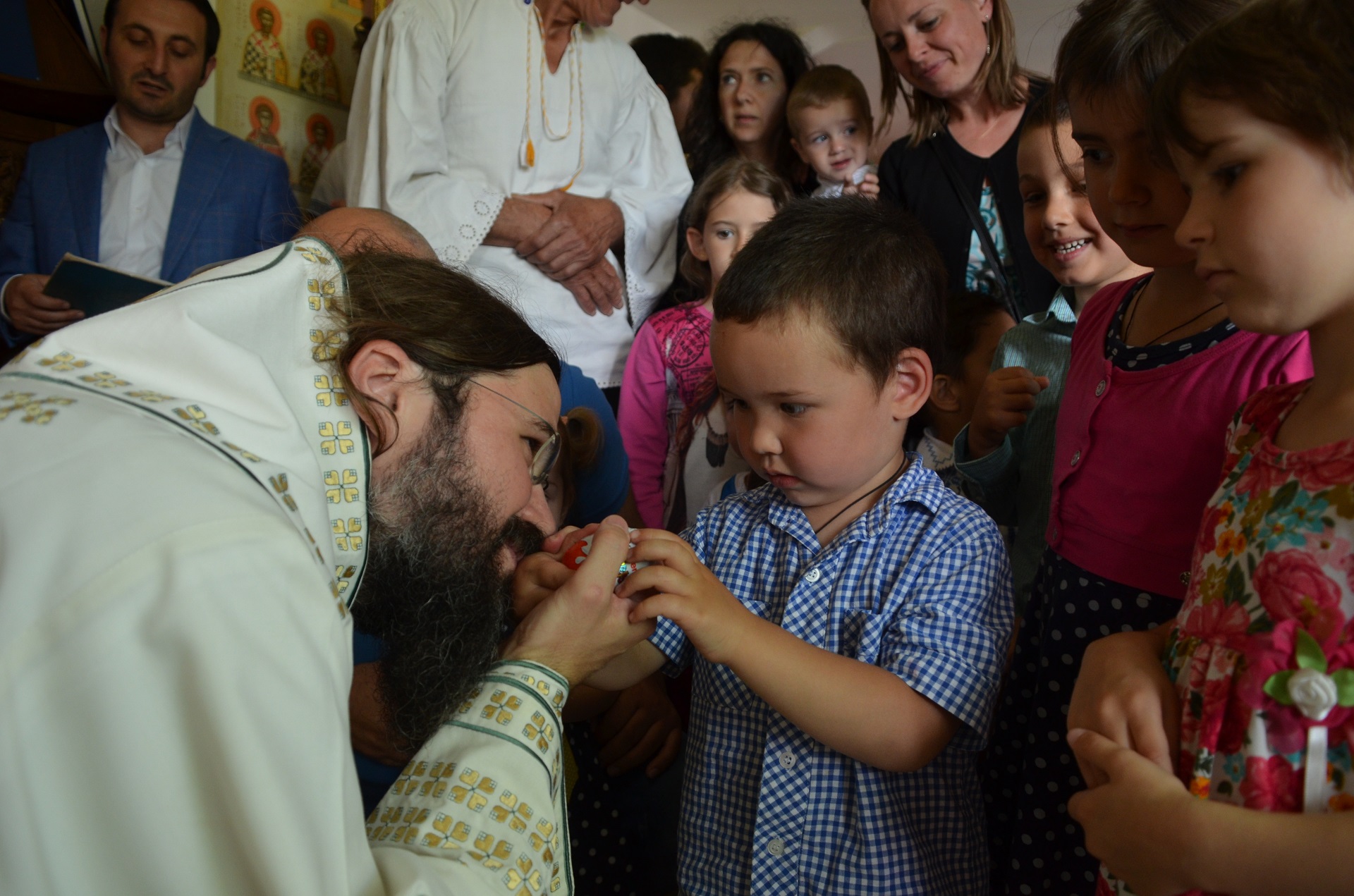 „Se cuvine să prețuim și să cultivăm mai mult și mai cu sârg dragostea frățească, prin prieteniile duhovnicești și solidaritatea față de ceilalți” „Se cuvine să prețuim și să cultivăm mai mult și mai cu sârg dragostea frățească, prin prieteniile duhovnicești și solidaritatea față de ceilalți”