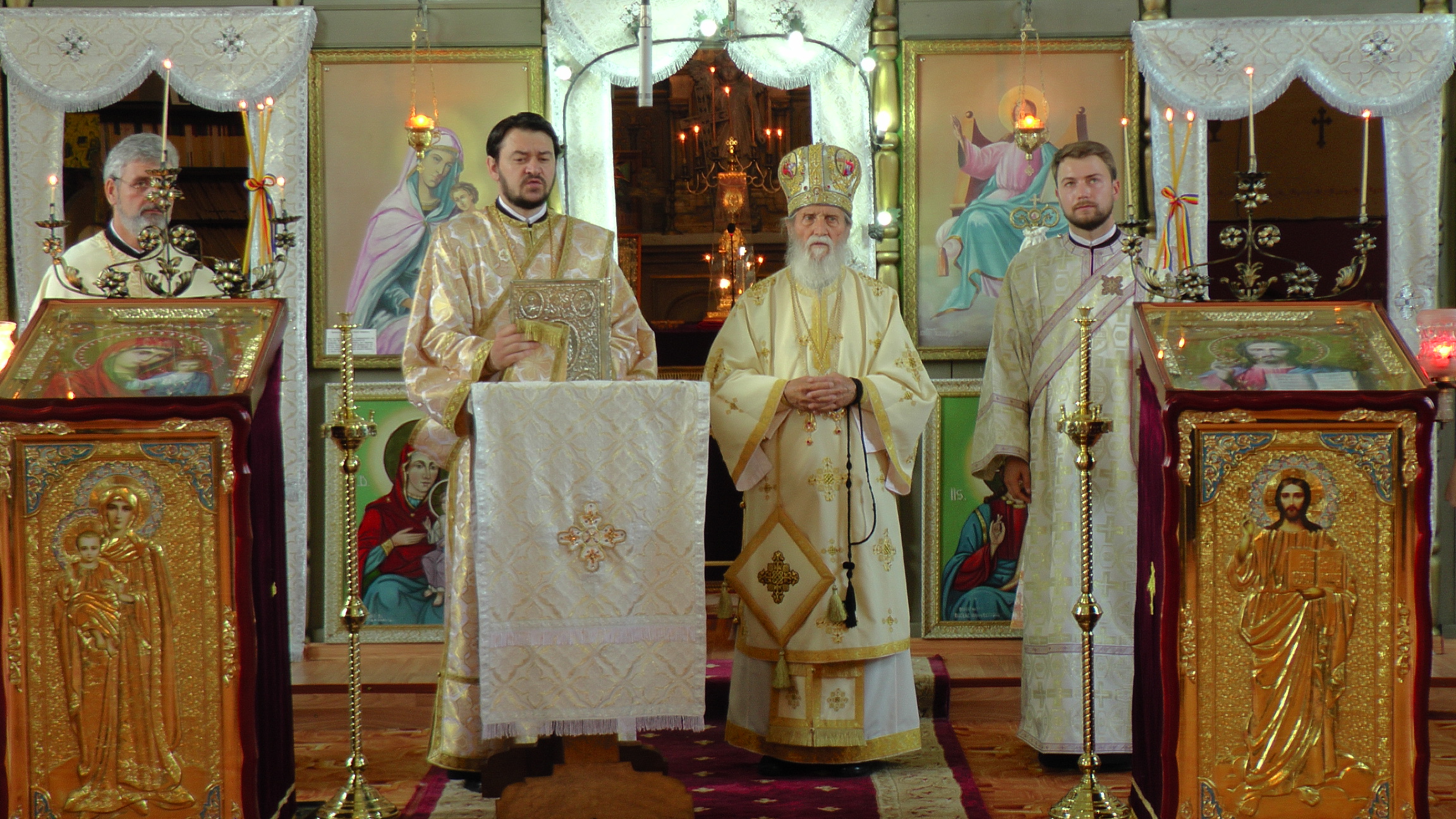 Slujire arhierească şi eveniment cultural în Parohia Ţibeni, Suceava