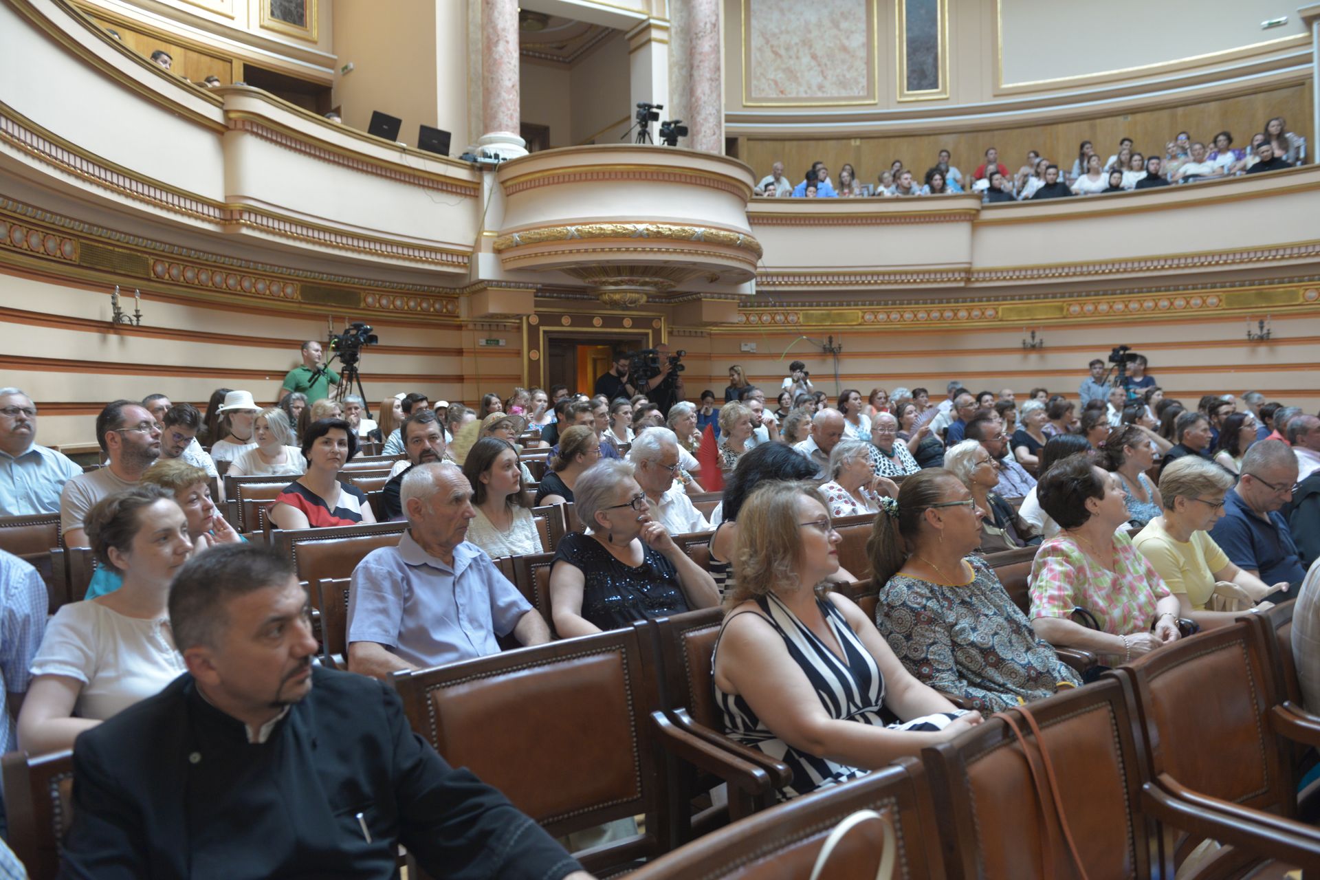 Concert de muzică psaltică și lansare de carte în cadrul Festivalului - Concurs Coral Internațional pentru Tineret „Gavriil Musicescu”