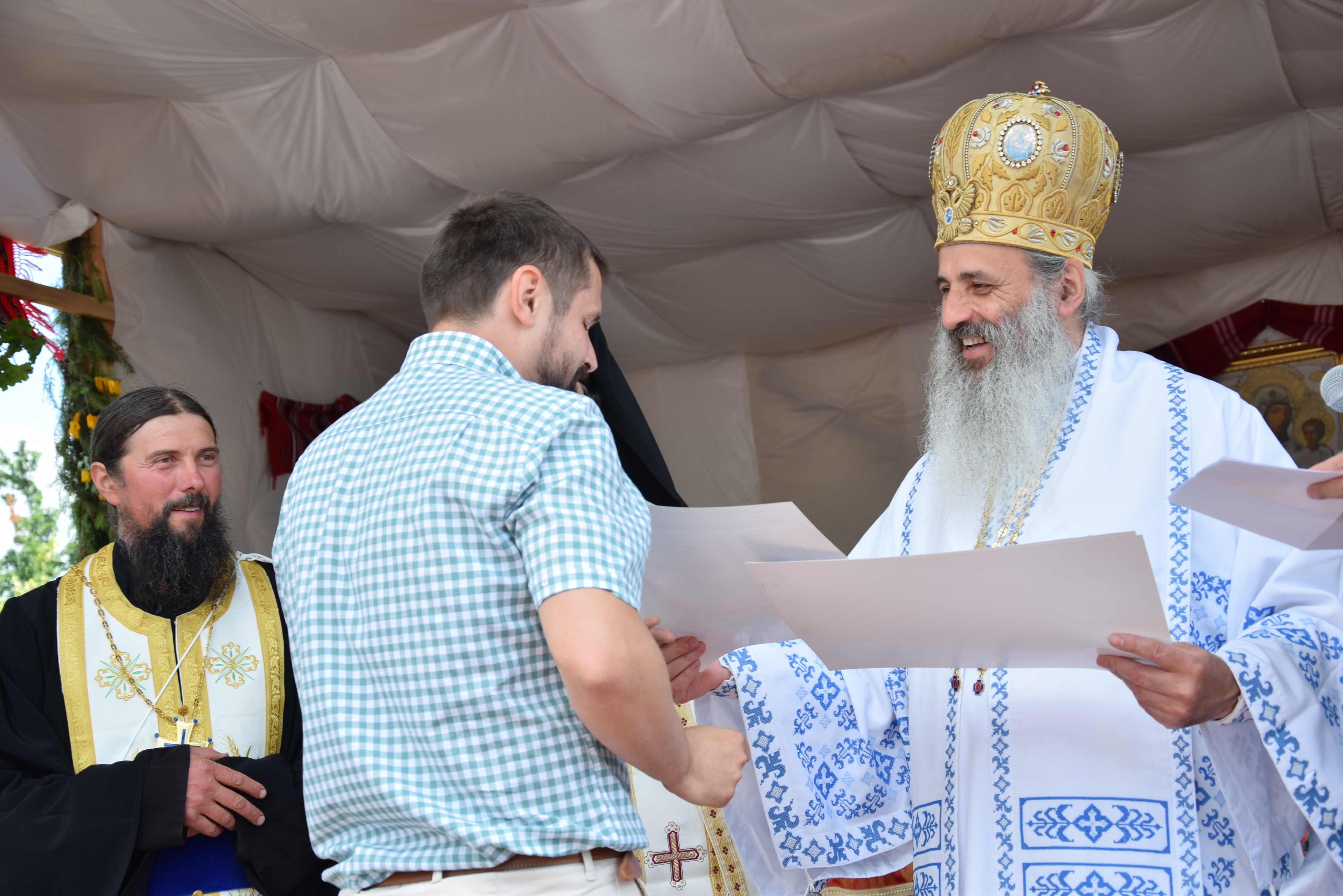 Sfințire de biserică la Mănăstirea Dagâța Sfințire de biserică la Mănăstirea Dagâța