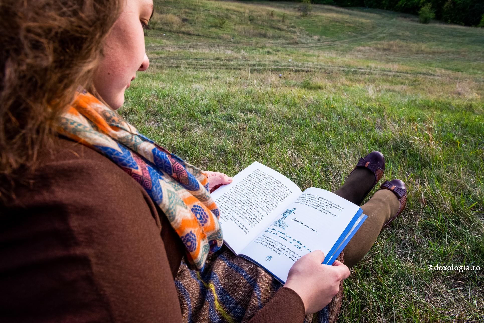 Mitropolitul Iosif Naniescu – „Am împărţit cărţi de când mă ştiu”